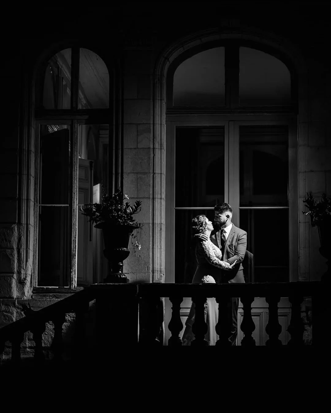 Une petite nuggets en noir et blanc pour le week-end 😉

#chateaudevair #antoineviolleauphotographe #loveauthentic #love #LoveWins #weddingphotography #weddingphotographer #Wedding #weddingphotographyinspiration #weddingphotographyideas #weddingphoto