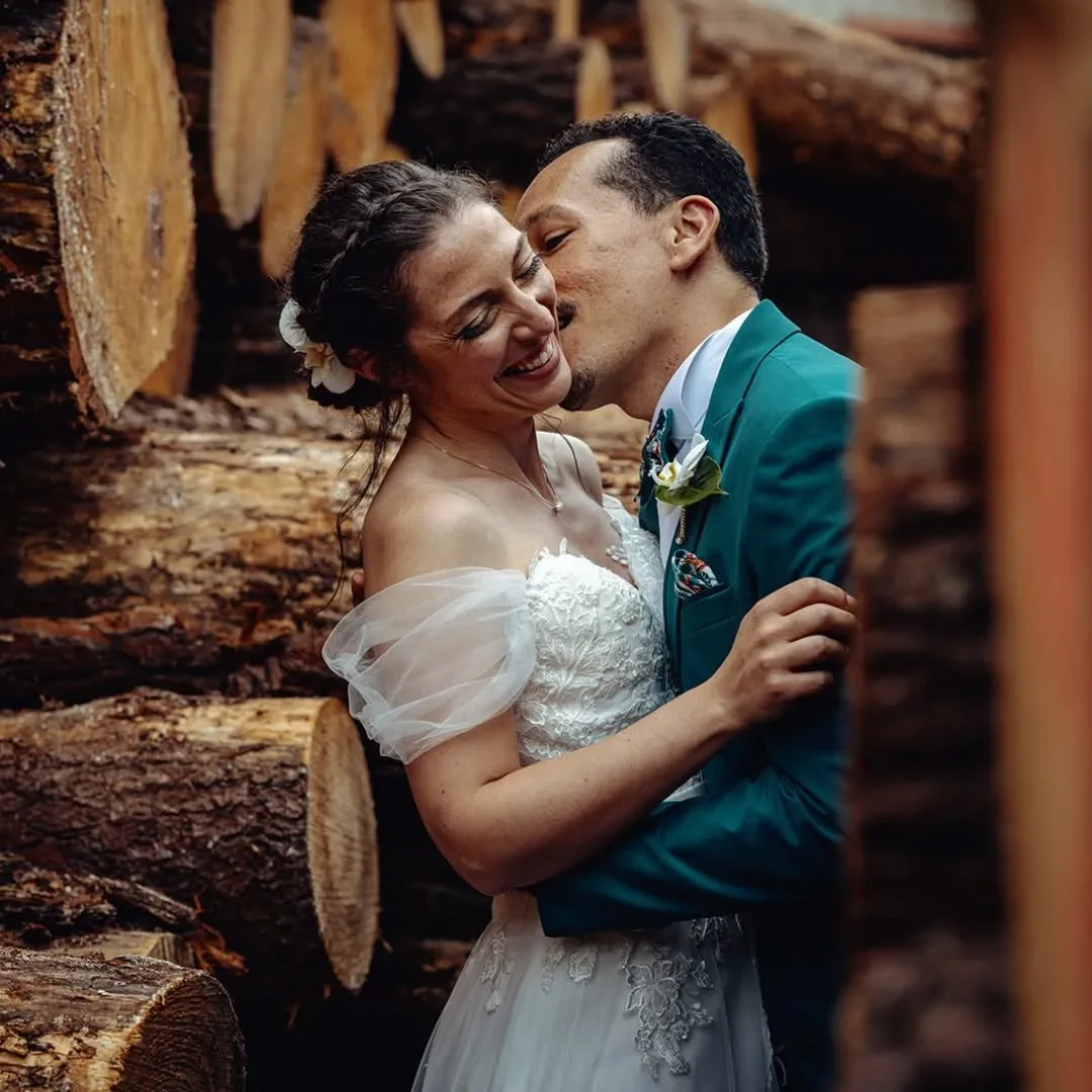 Pourquoi ? Parce que c'est si bon ❤️

#weddingphotographer #wedding #mariage #photographedemariagenantes #photodecouple #photographedemariagenantes #photographedemariagefrance #photographedemariage
#woodlogs #rondinsdebois #loveauthentic #love #LoveW
