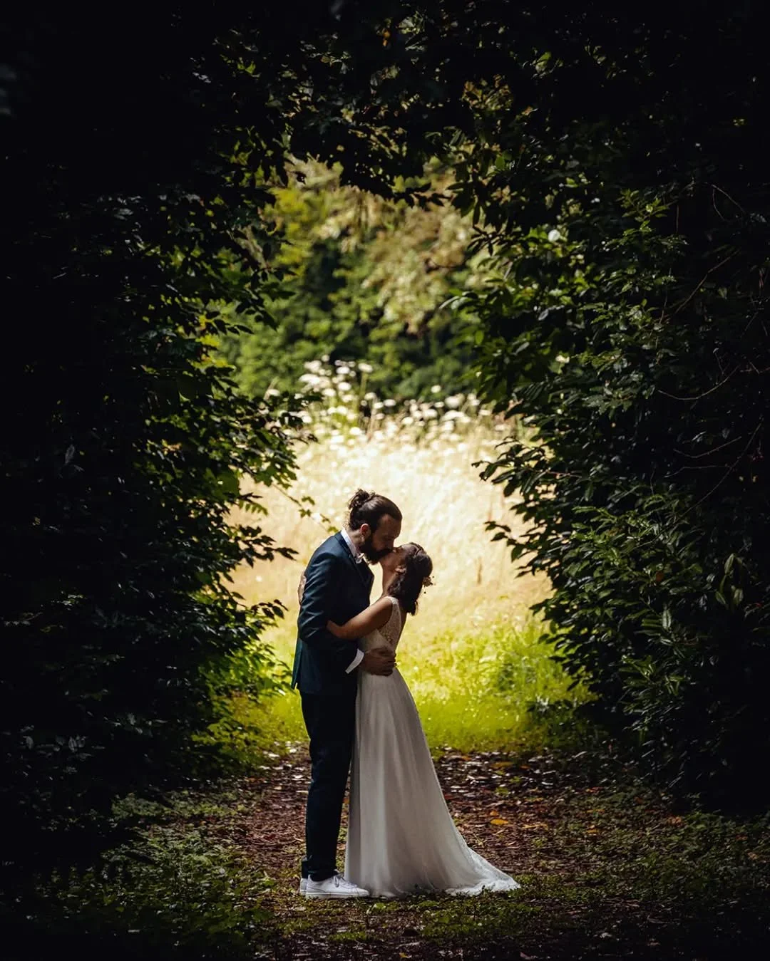 Hmmmmm que c'est bon de voir l'amour se jouer sous nos yeux !

#mariage #mariagesnet #weddingphoto #weddingphotography #weddingphotographer #Wedding #weddingphotographyinspiration #weddingphotographyideas #weddingphoto #photographedemariage #instawed