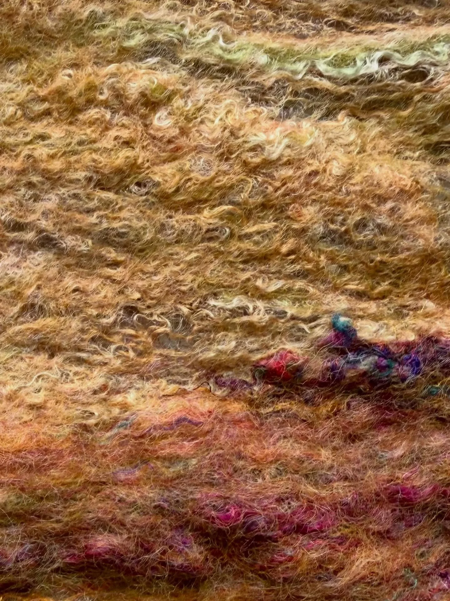 The details 😘 🤌

#nunofelting #silk #merinowool #bambooclothing