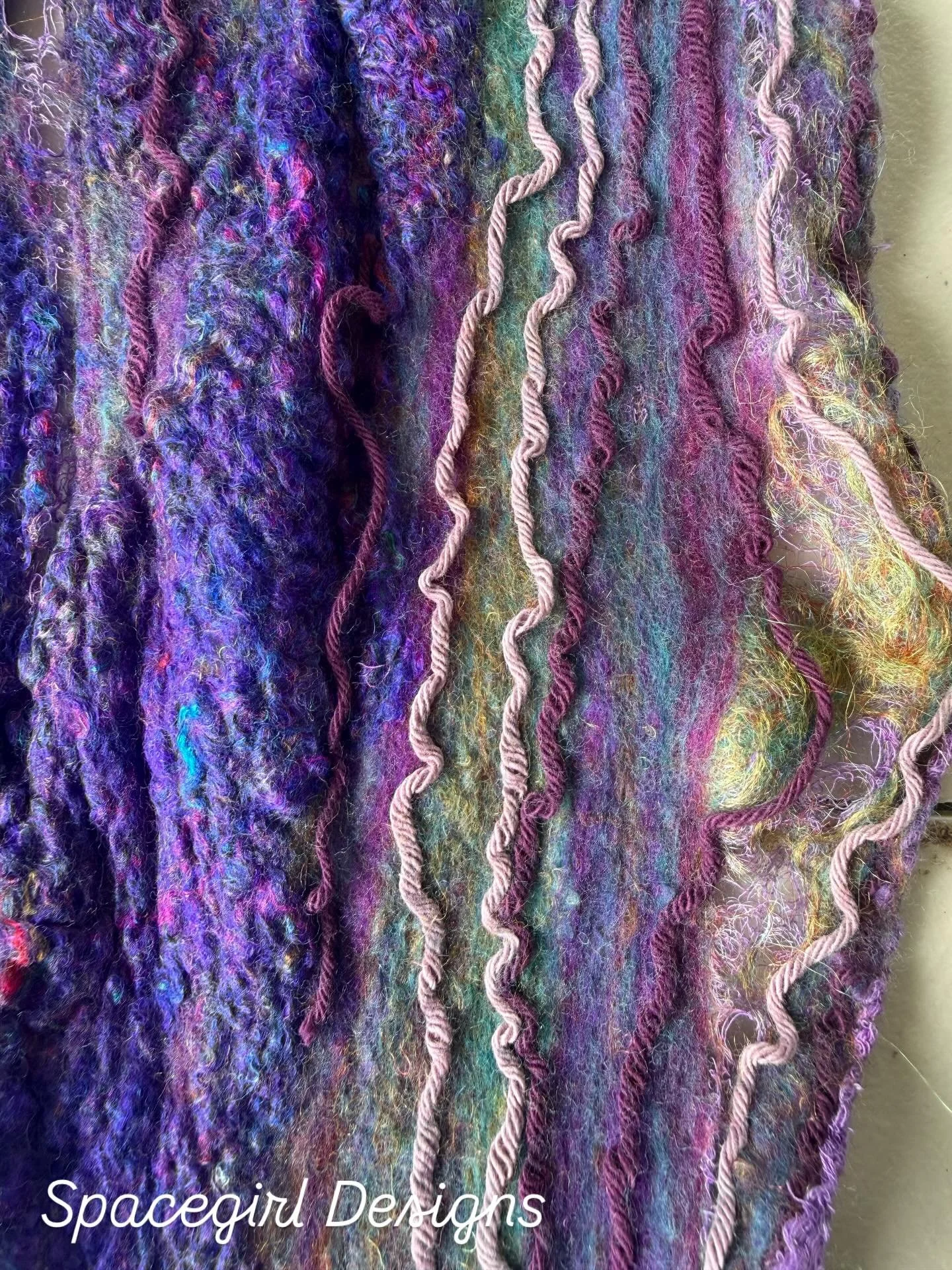 Fine micron merino, sari silks, cotton thread, hand dyed cotton gauze. Soft and luxurious shawl/scarf.
#nunofelting #silk #boho #bohostyle #handmade
