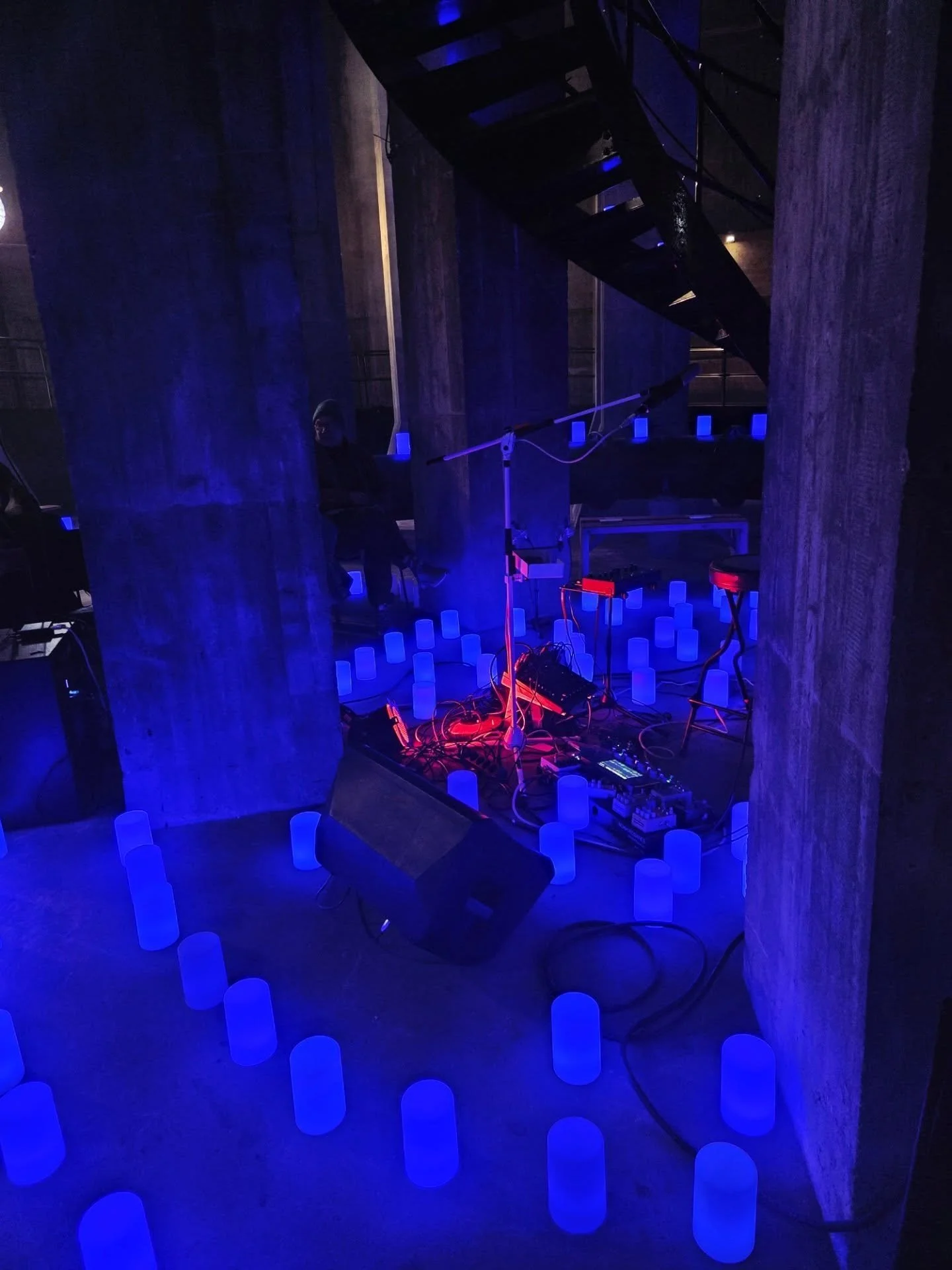 About last night.

Endnu en uforglemmelig refleksionskoncert med @noahrosanesreflections, denne gang i Br&oslash;nsh&oslash;j Vandt&aring;rn.

Noahs refleksionsmusik &aring;bner de dybe lommer indeholdende f&oslash;lelser, sansninger, overgivelse til