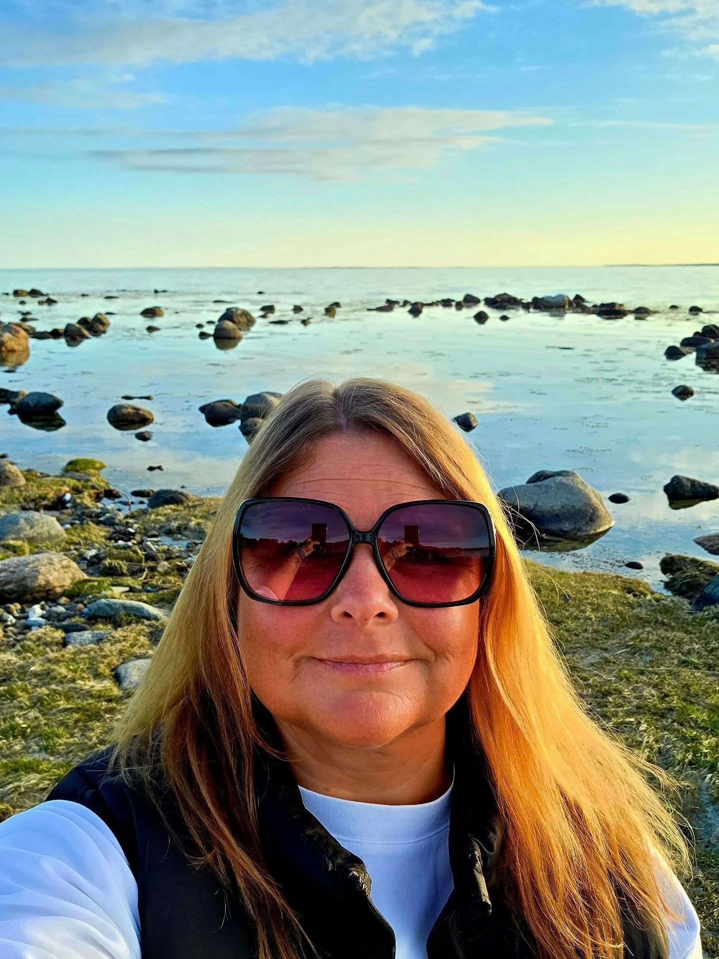 Nyd livets gl&aelig;delige, smukke momenter
Giv slip 
Overgivelse 
Tiltro til processen
Tillid
Styrke
Tr&aelig;k vejret
K&AElig;MP

Opacarophile ~ Sunset Chaser

I de her dage nyder jeg alt, tager alt ind, finder stilhed og ro.🩷

Efter en fabelagtig