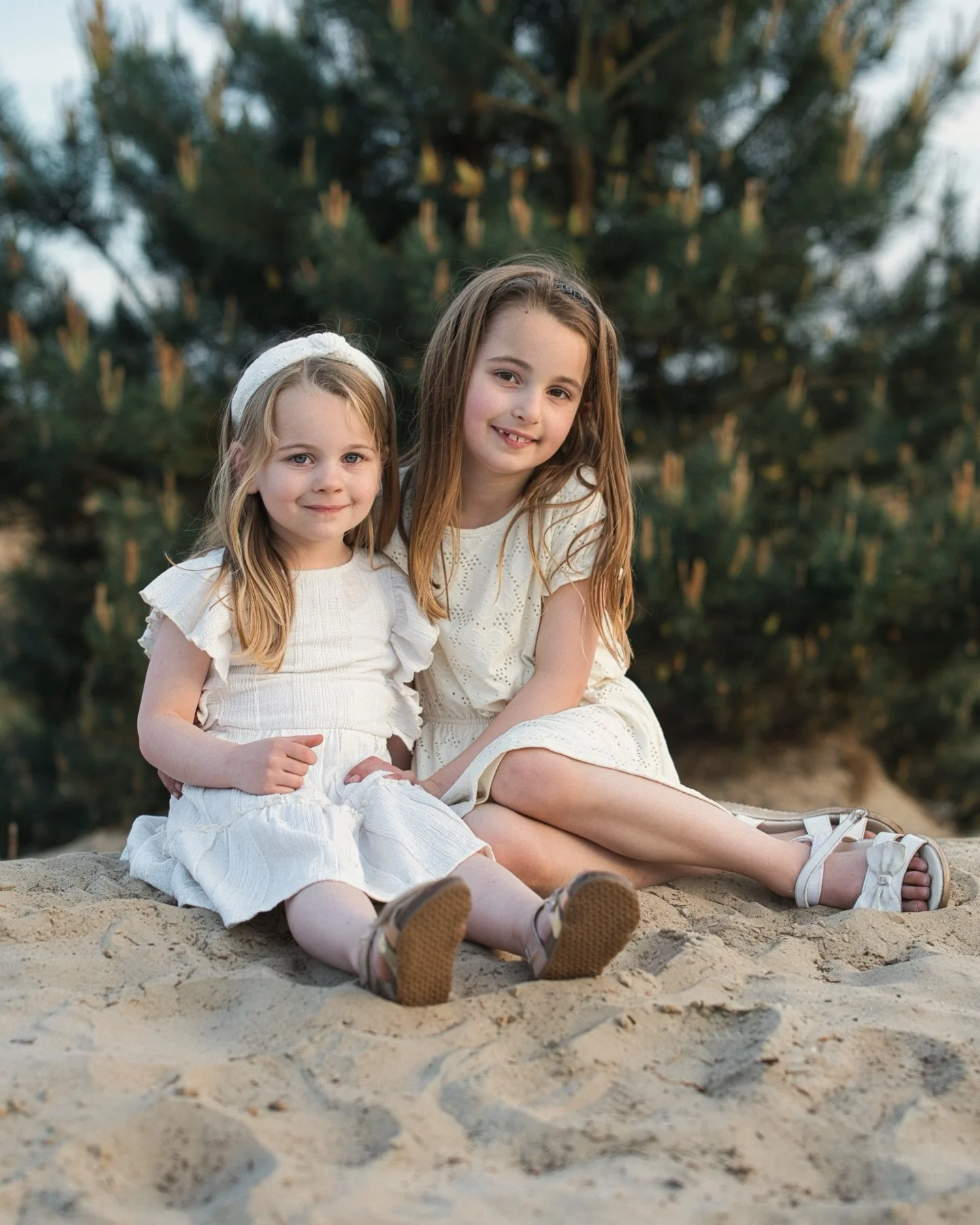 Mijn website is weer online na een update! Ben je benieuwd? Neem gerust een kijkje. Een shoot boek je al vanaf &euro;120,- 📸 www.chalanasmissaert.com

#portretfotograaf #portretfotografie