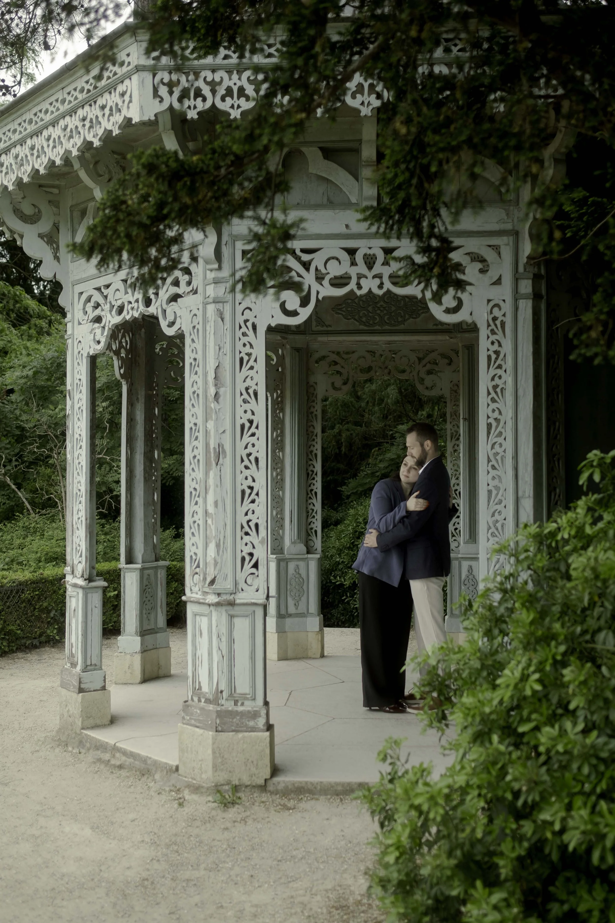 proposal-in-paris-park-bagatelle-66.jpg