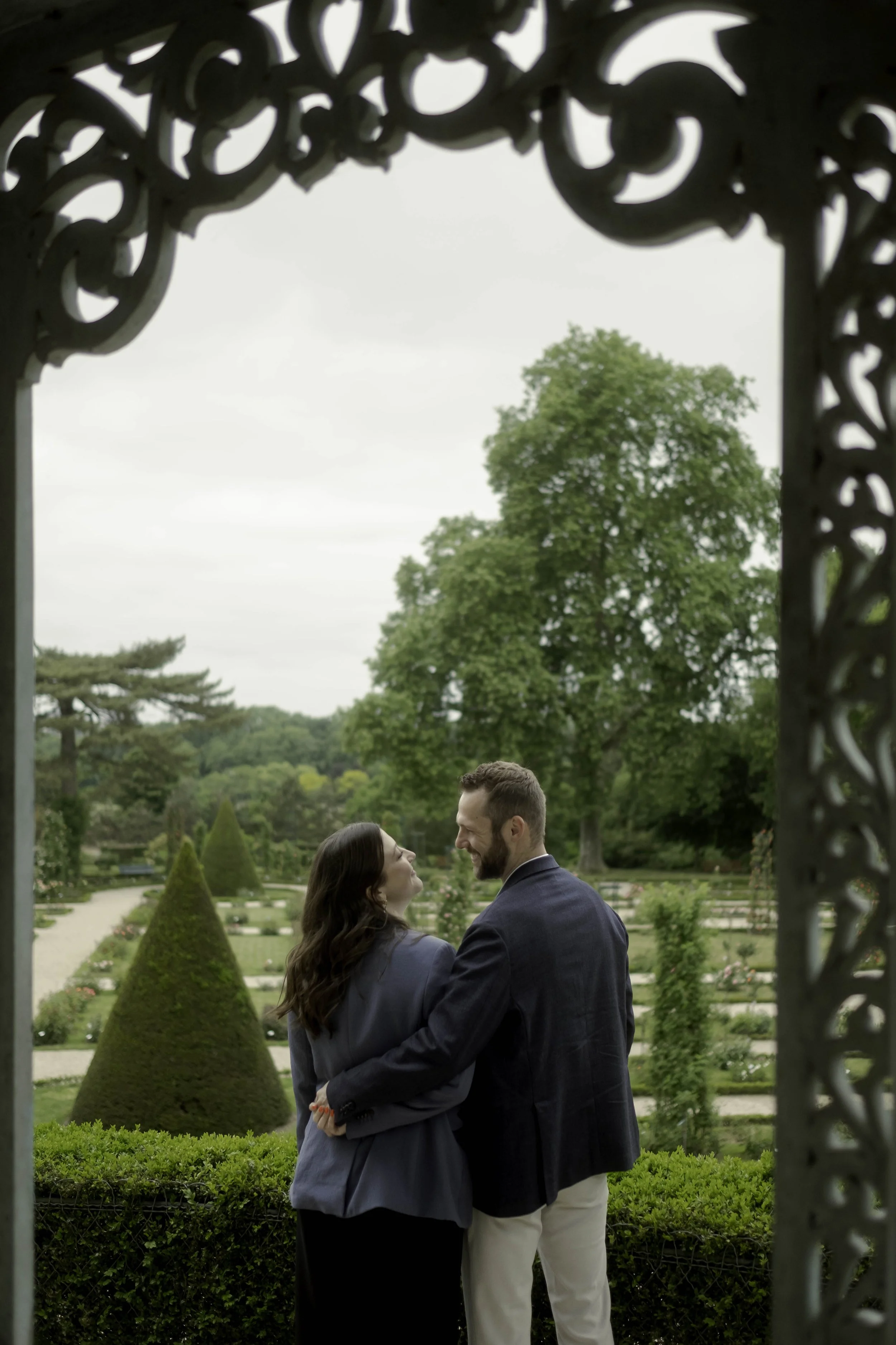 proposal-in-paris-park-bagatelle-68.jpg