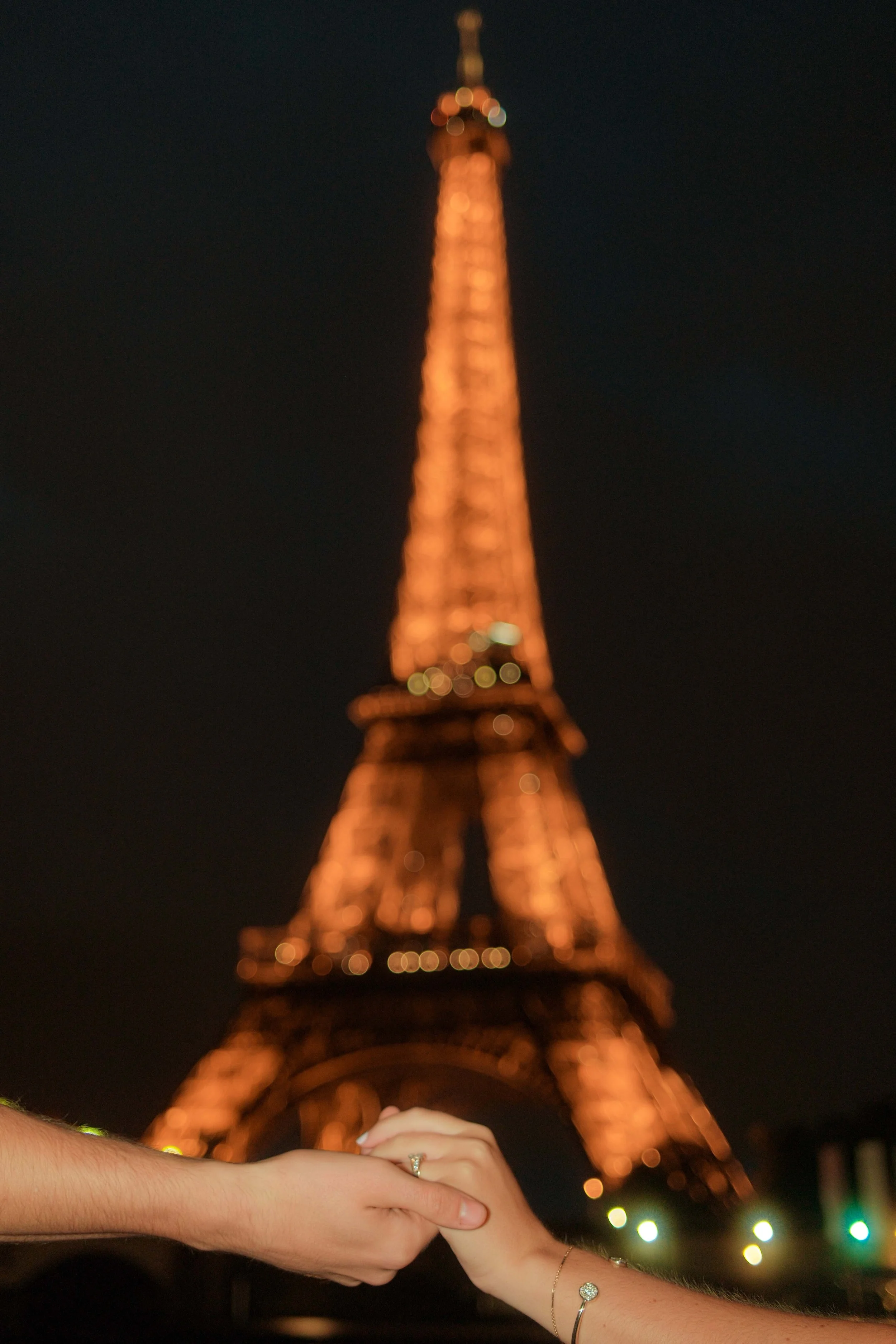 eiffel tower proposal photographer in paris-14.jpg