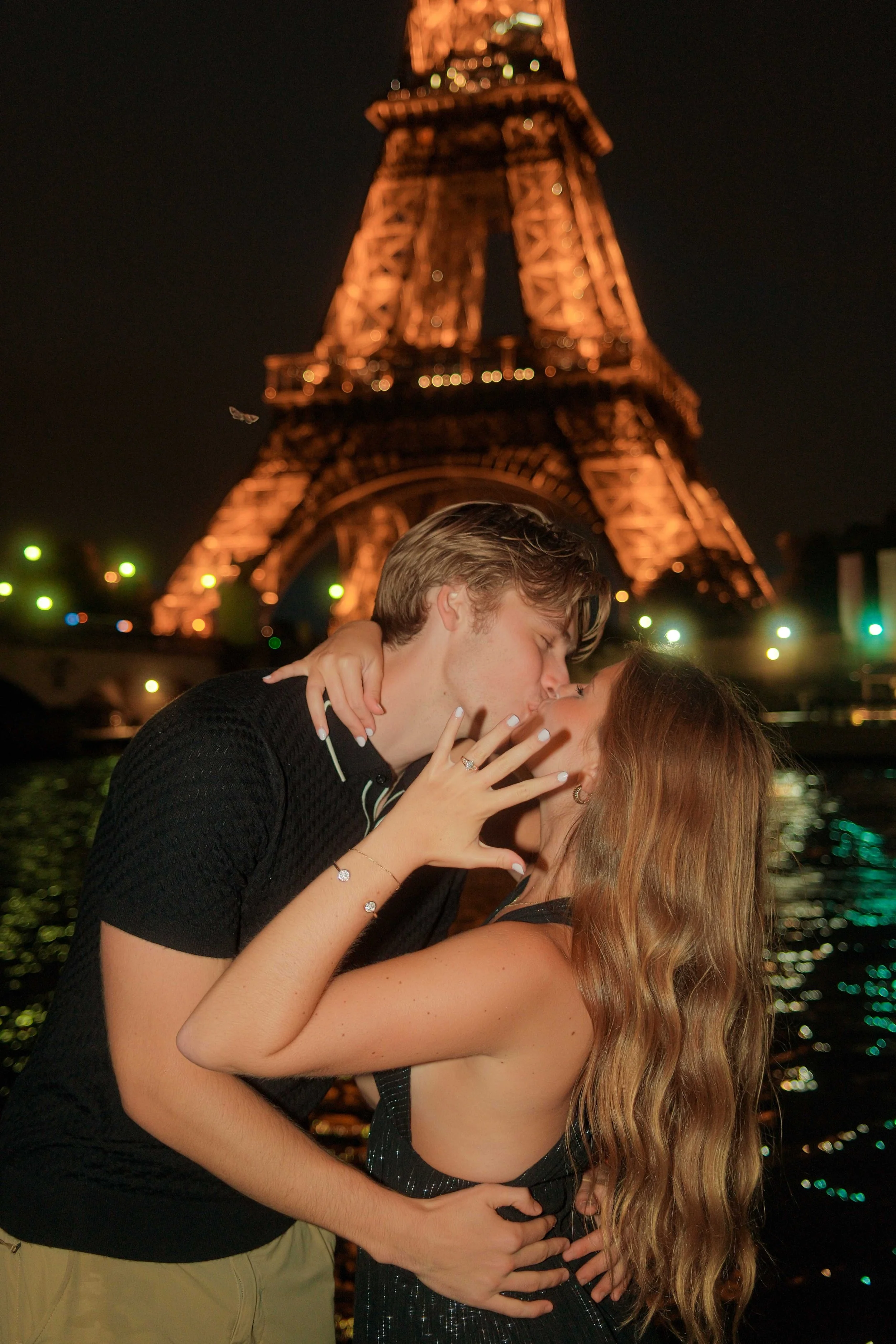 eiffel tower proposal photographer in paris-15.jpg