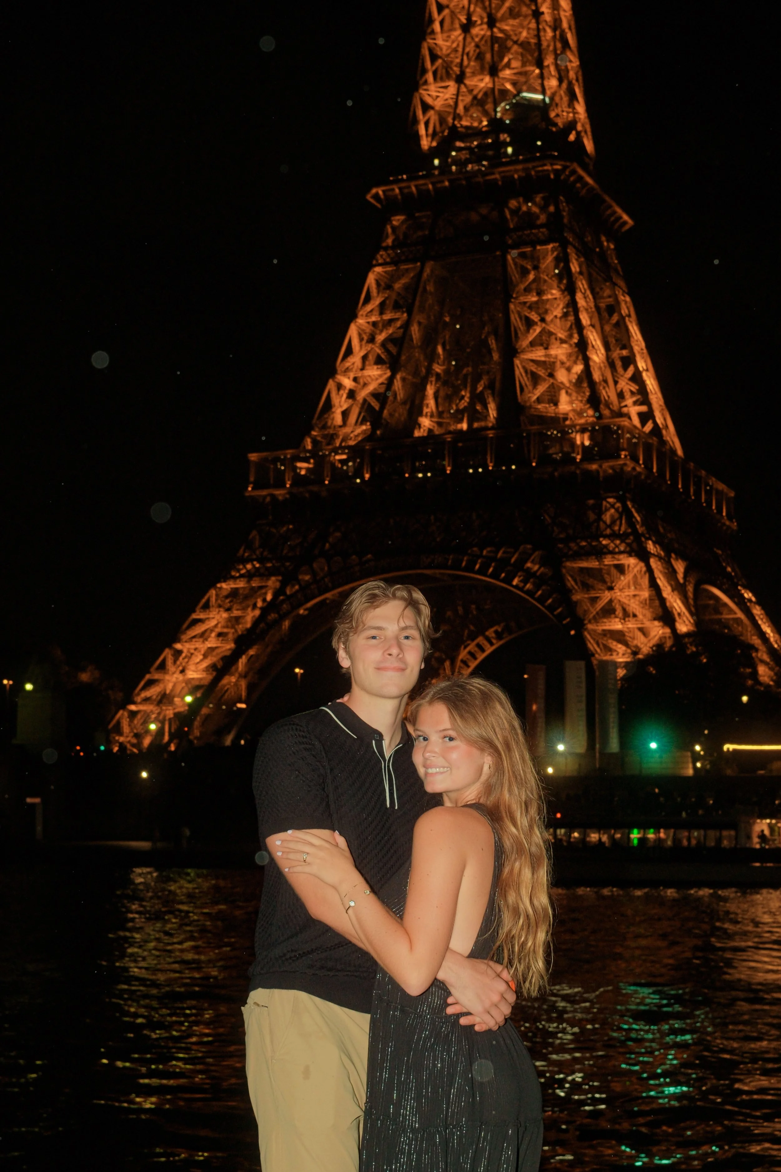 eiffel tower proposal photographer in paris-24.jpg