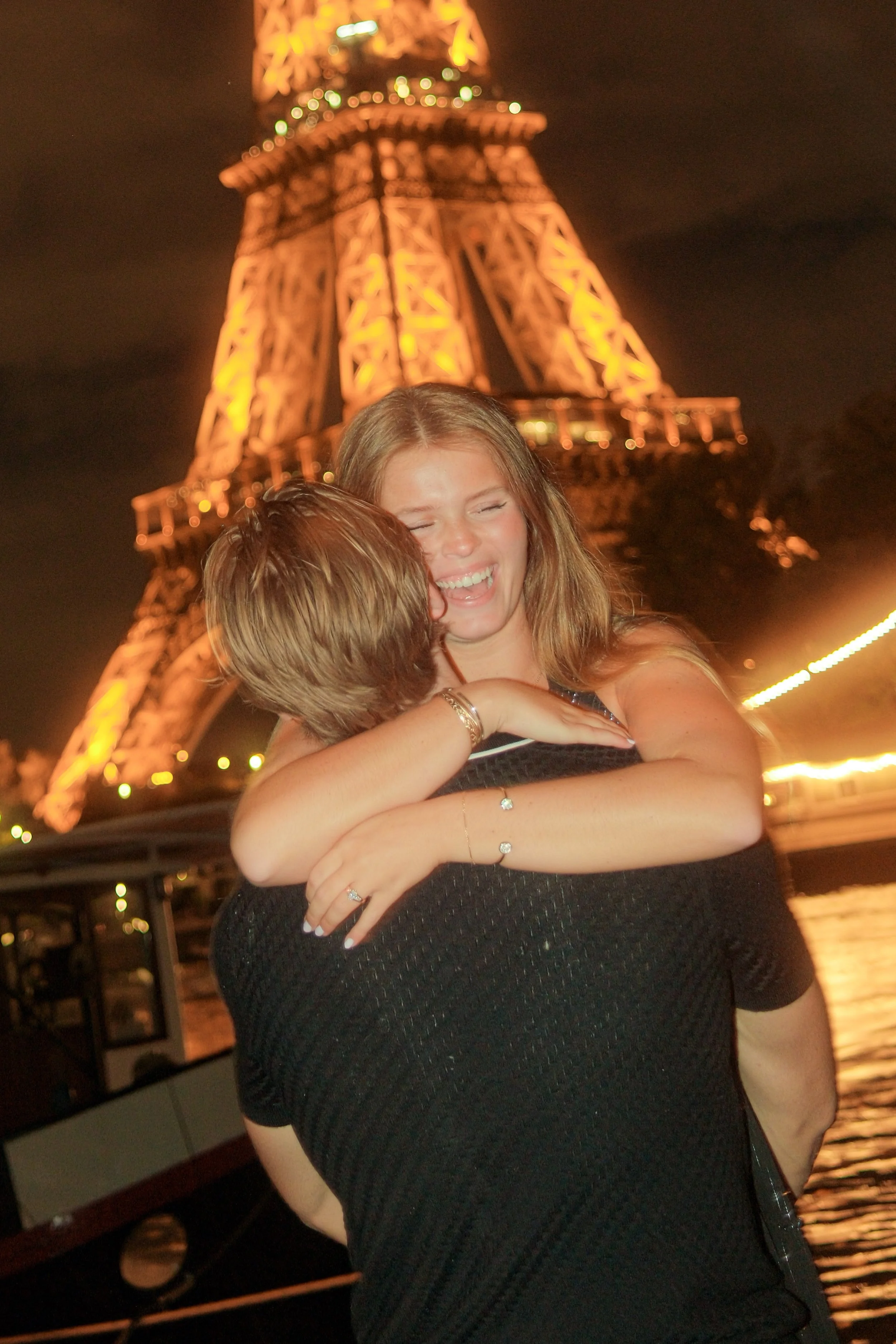eiffel tower proposal photographer in paris-35.jpg