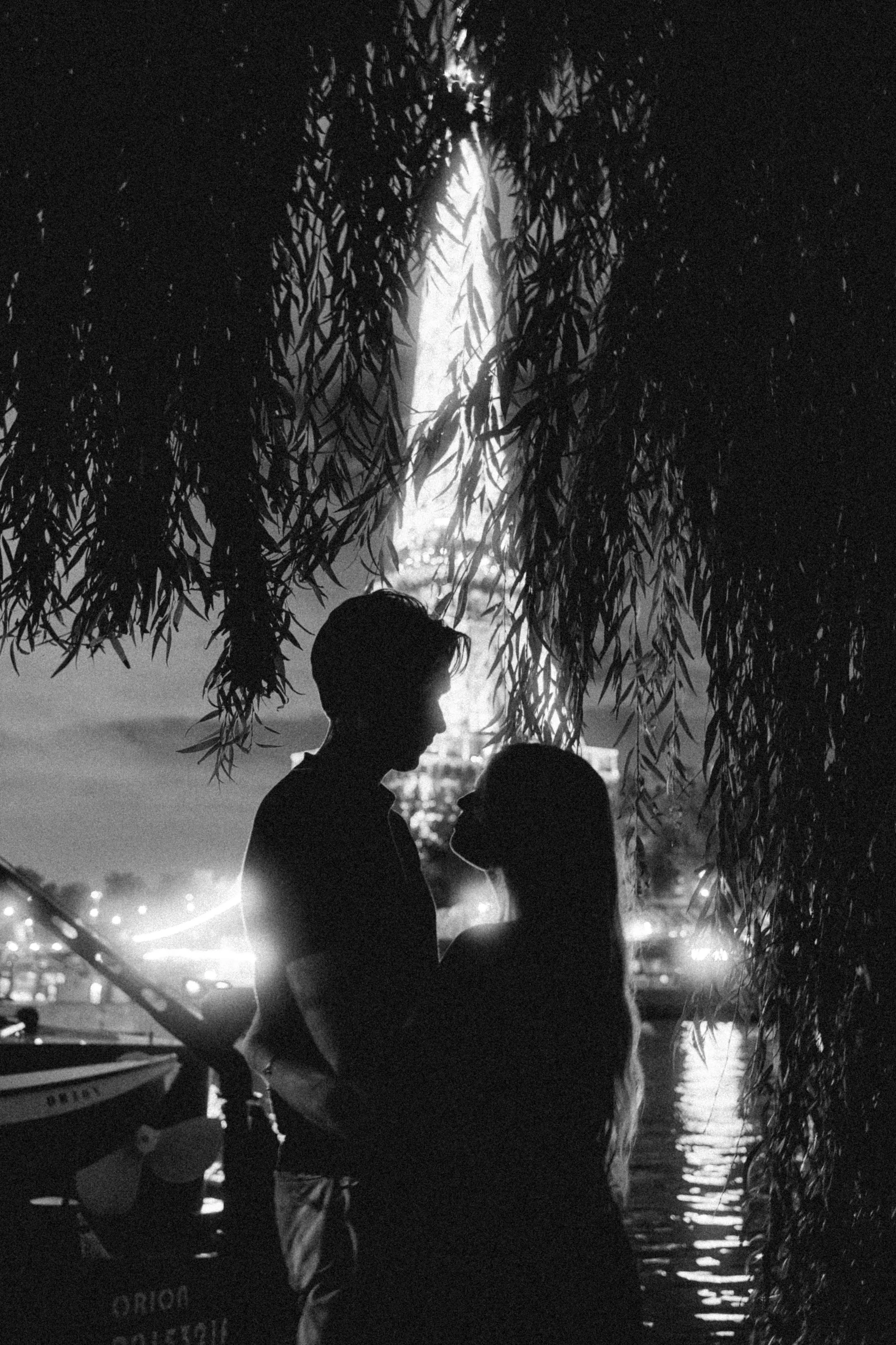 eiffel tower proposal photographer in paris-42.jpg