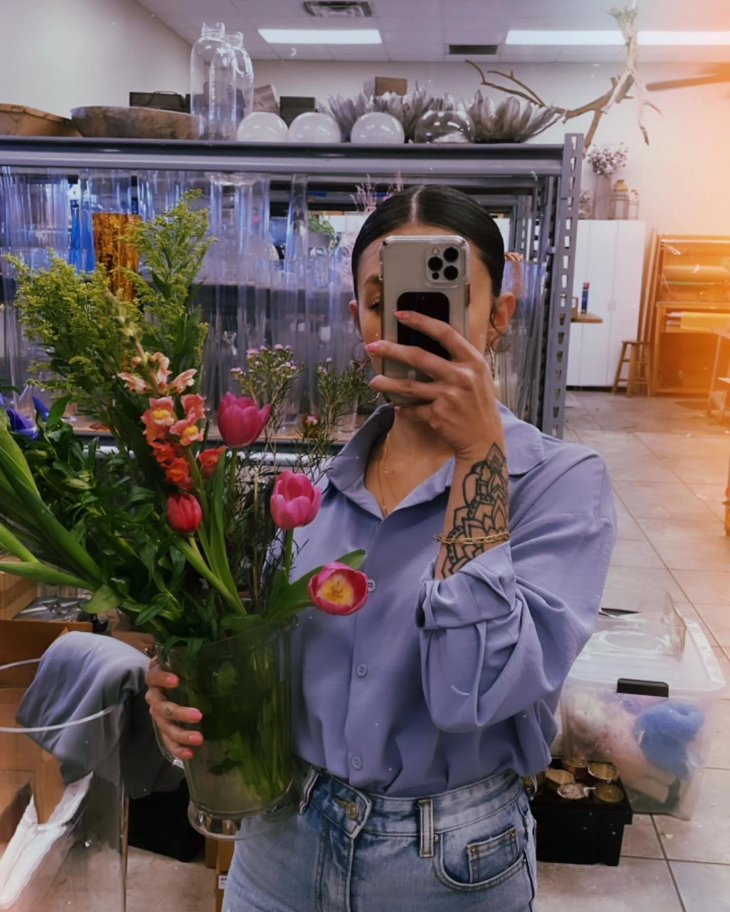 Projects are fun but mentally exhausting. Had a client inquire about faux plants. Out of my comfort zone but picked out plants that would look great in her space. She wanted a boho/hacienda look. So naturally, baskets and terracotta! Had to dig them 