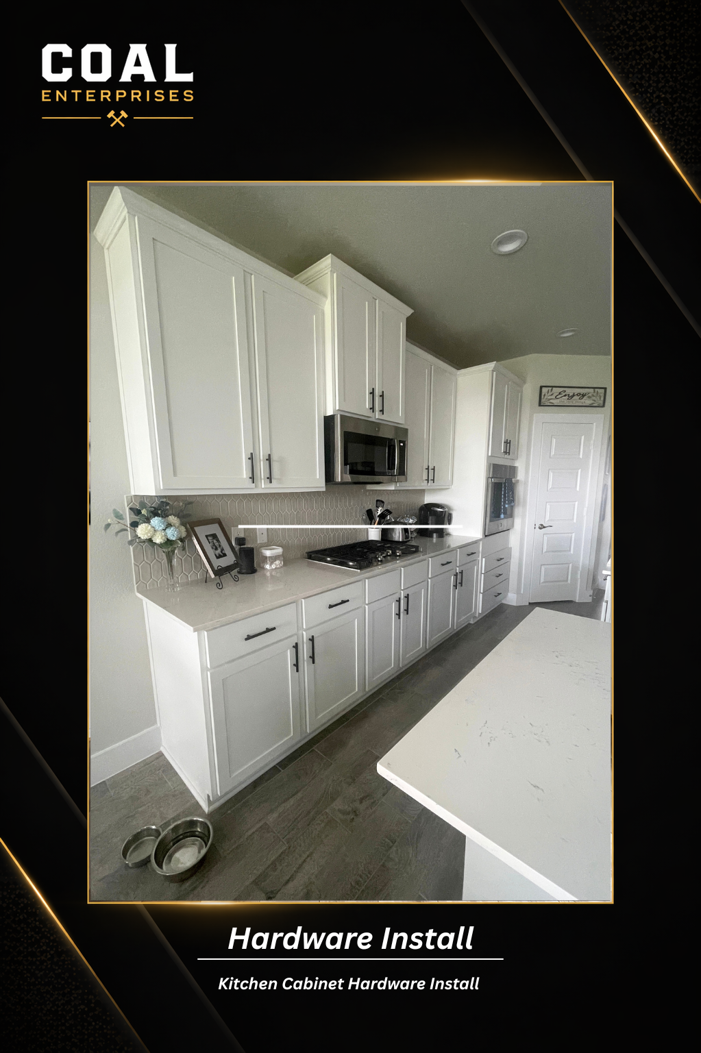 CUSTOM BUILT IN BOOKSHELVES (3).png
