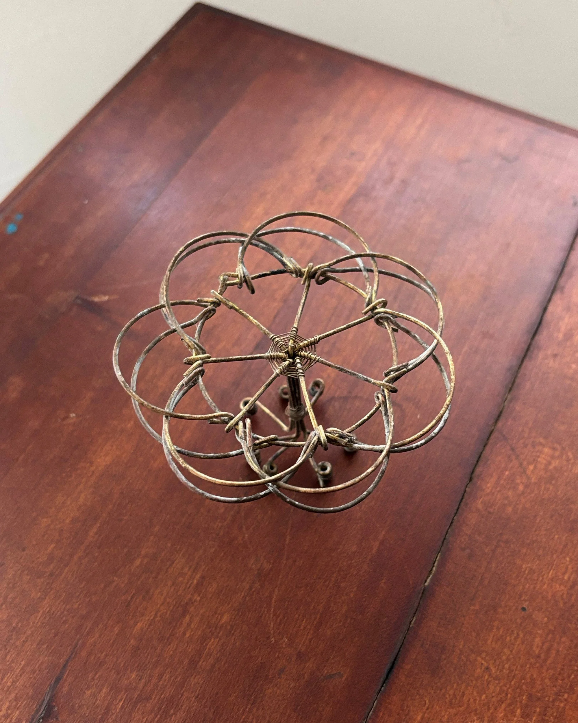 wire-trinket-table-3.jpg