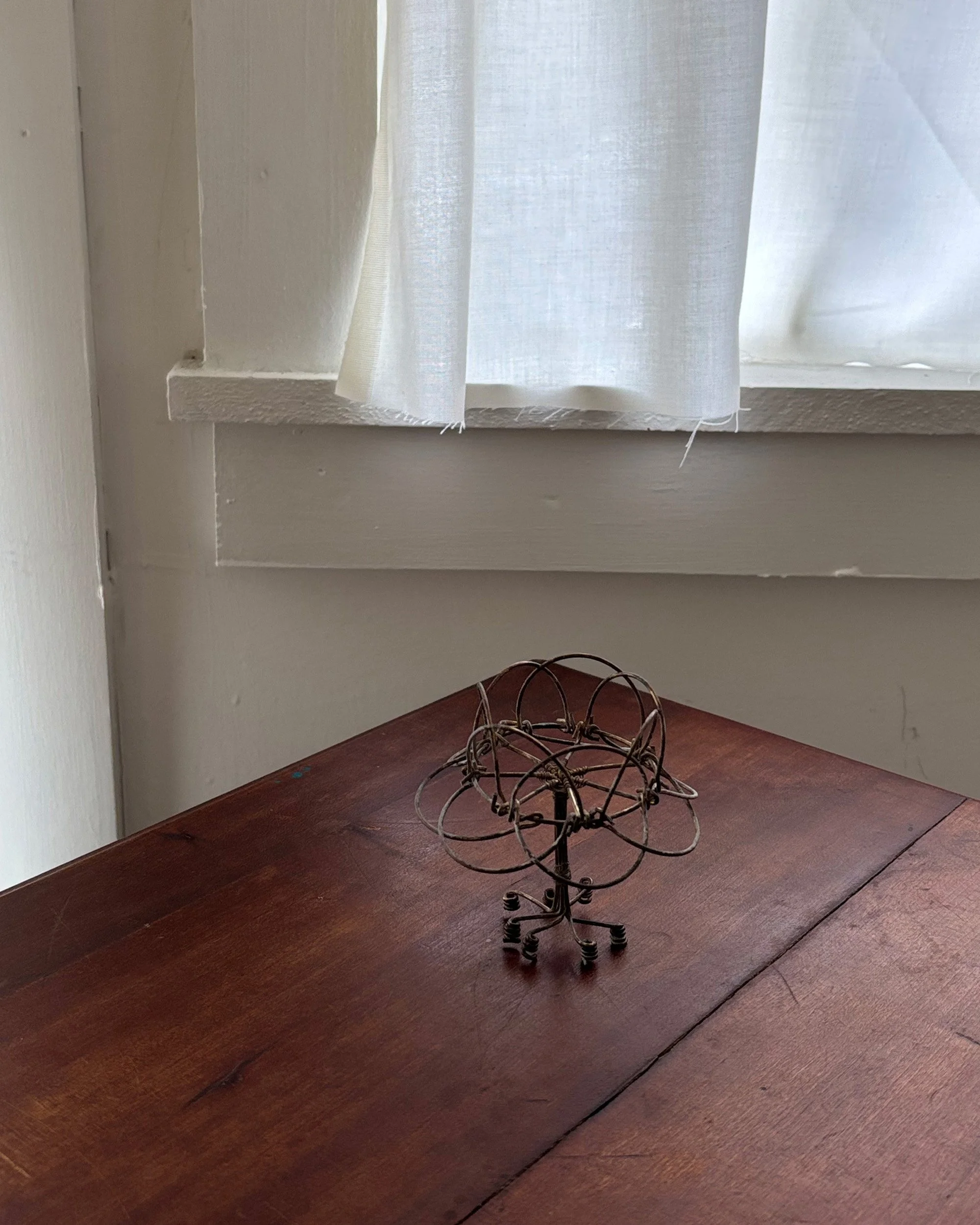 wire-trinket-table-2.jpg