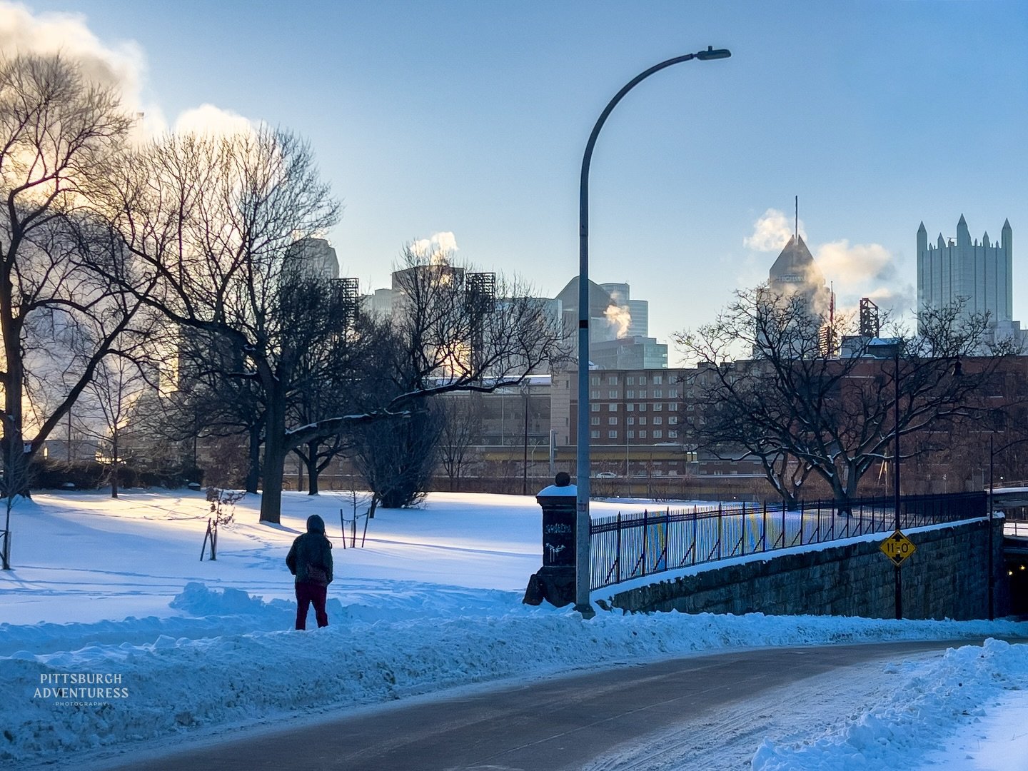 Winter mornings in Pittsburgh don&rsquo;t whisper&hellip;they glow.

.

.

.

#PittsburghMoments
#WinterInTheCity
#UrbanWinter
#CityscapePhotography
#MoodyGrams