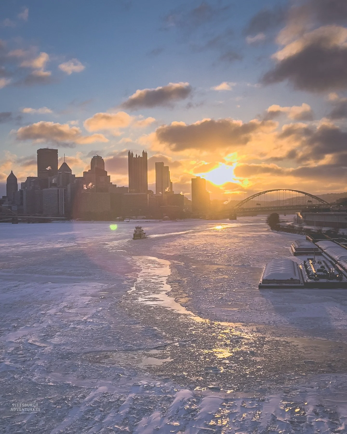 Morning light illuminating a frozen Pittsburgh. Stay warm out there this weekend.

.

.

.

#PittsburghPhotography #CityAndNature #WinterLight #UrbanLandscape #FineArtPhotography
