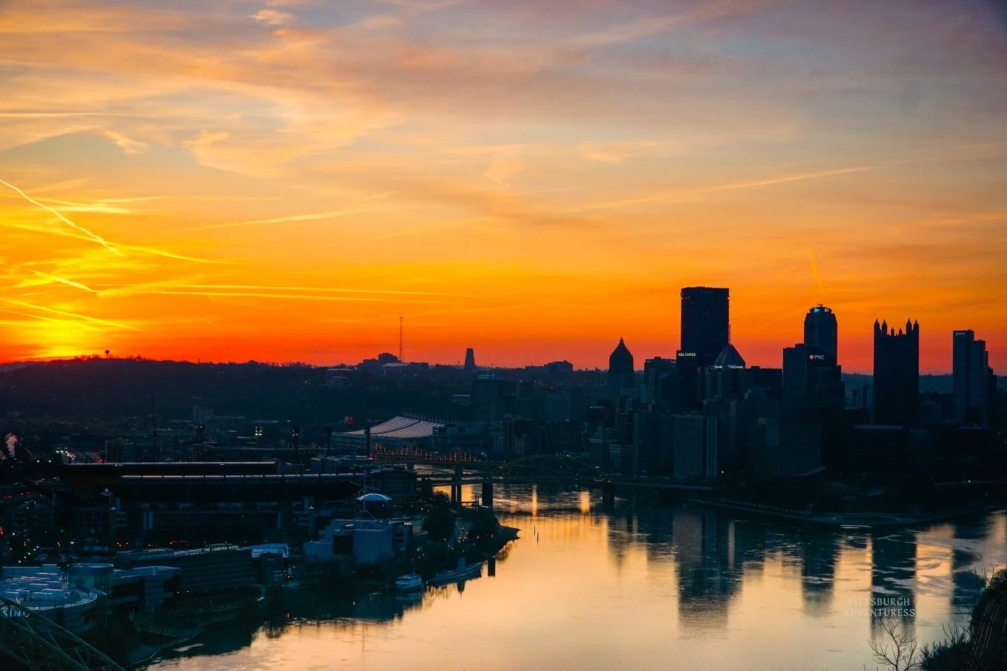 Good Morning Pittsburgh! ❤️

.

.

#pittsburgh #pittsburghskyline #pittsburghsunrise #sunrisephotography #citysunrise