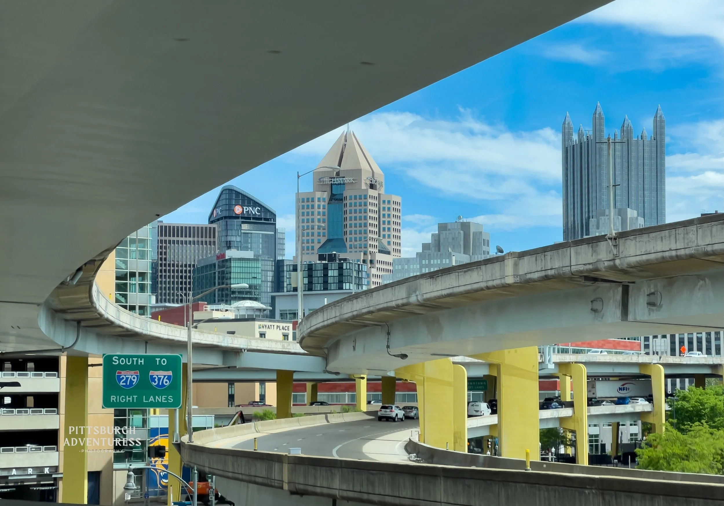 Good Morning Pittsburgh! ❤️

. 

.

#pittsburgh
#pittsburghphotographer
#cityscapephotography
#downtownpittsburgh
#urbanphotography