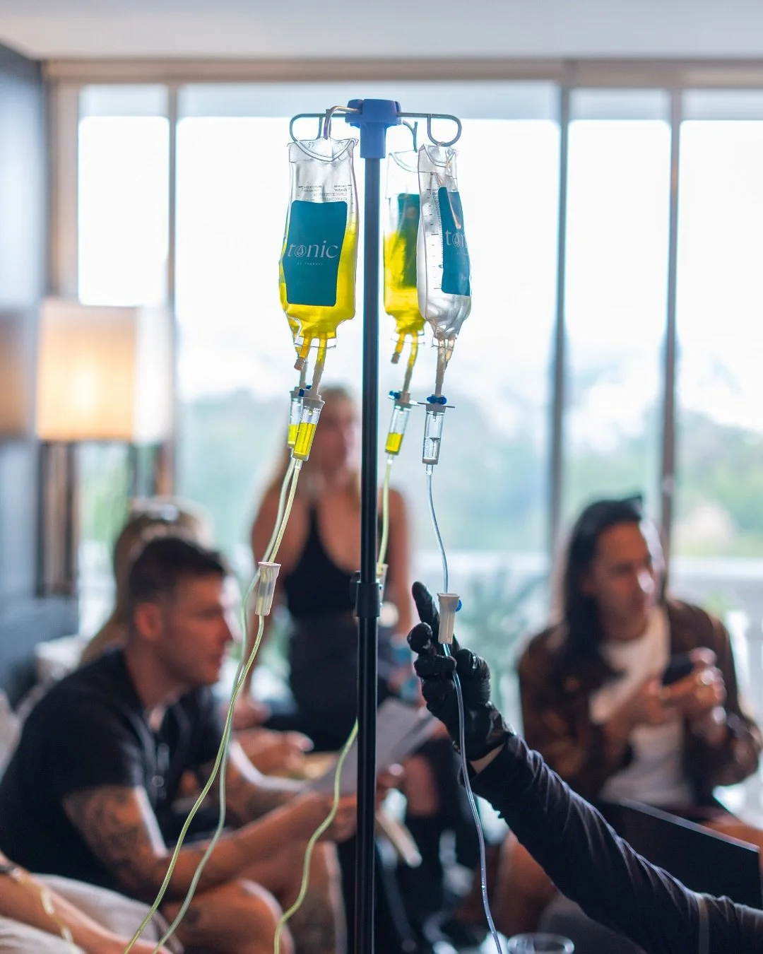 Don&rsquo;t stop the party ✨🥂
Recup&eacute;rate, revive y #Replay con tus amigos antes o despu&eacute;s de la fiesta. Tenemos los t&oacute;nicos perfectos. Desde un &ldquo;Recovery&rdquo;  para tu prep-party o un Hangover Healed. 

Agenda tu cita.💧