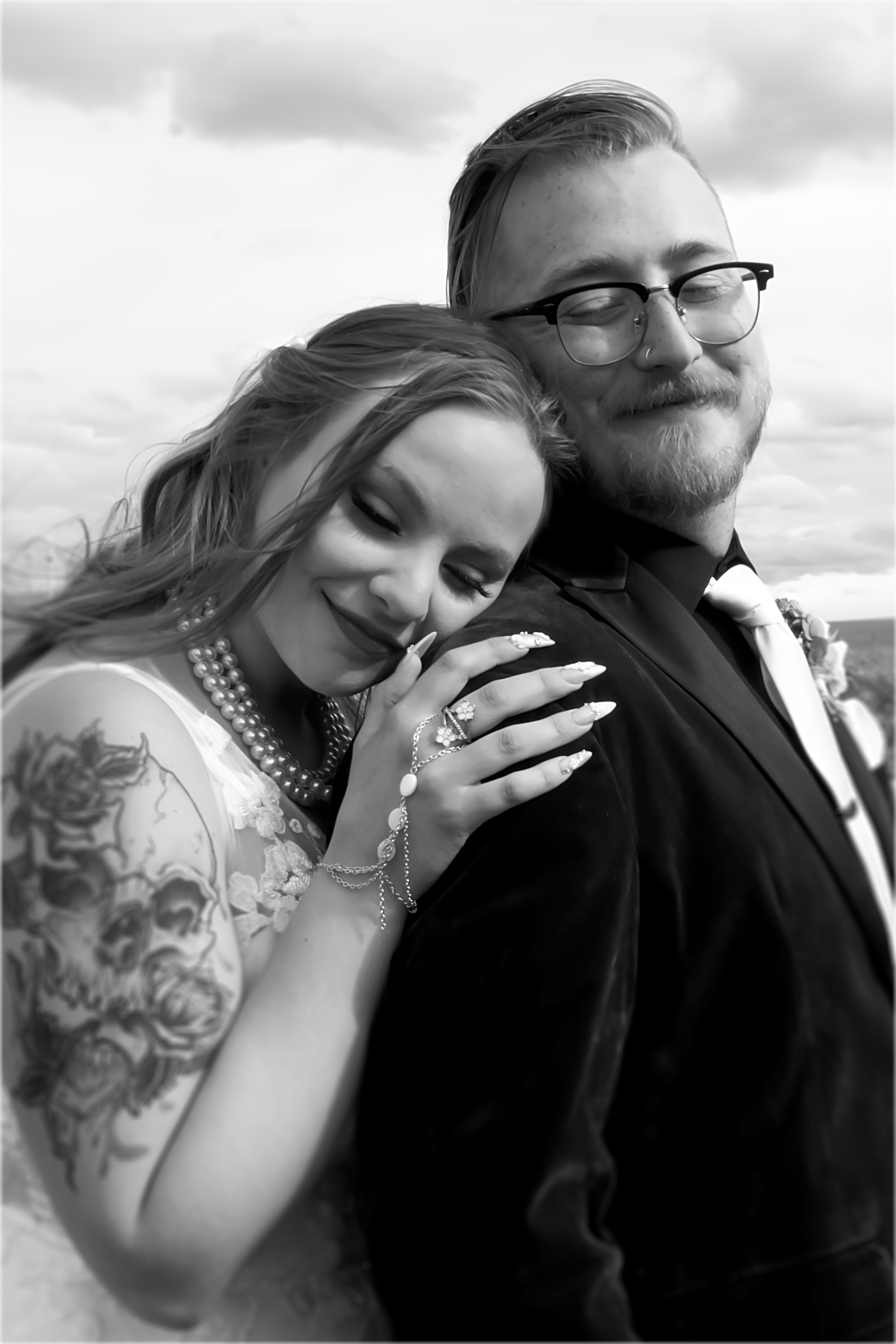 56 K$B B&W head on shoulder.jpg