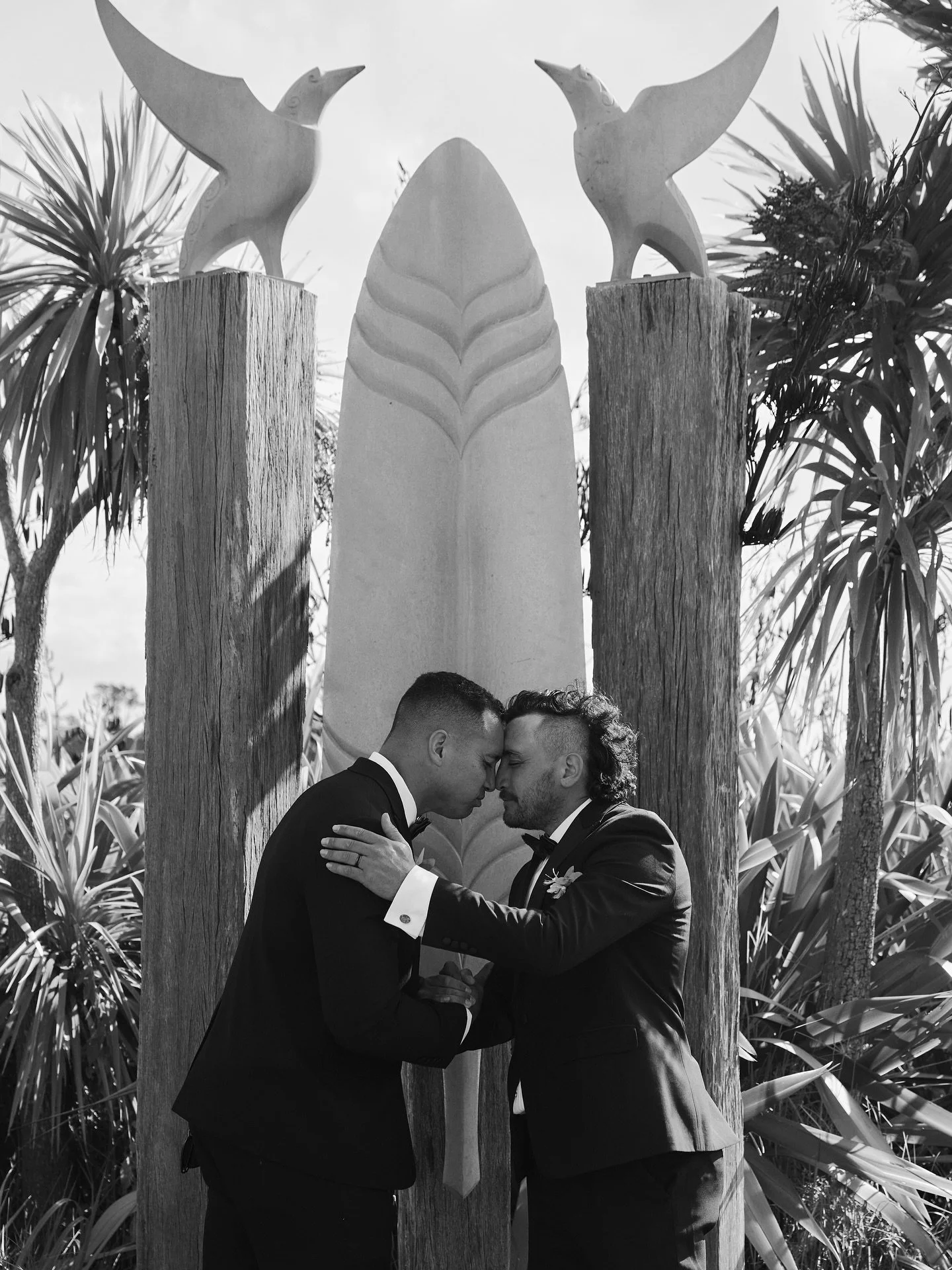 Brotherhood 🖤 Being asked to officiate Ben &amp; Jordan&rsquo;s wedding was truly a privilege. Not only are the couple Waiheke locals, but Ben&rsquo;s older brother&mdash;James, was the MC for my own wedding. 

Two brothers&mdash;sharing a moment an
