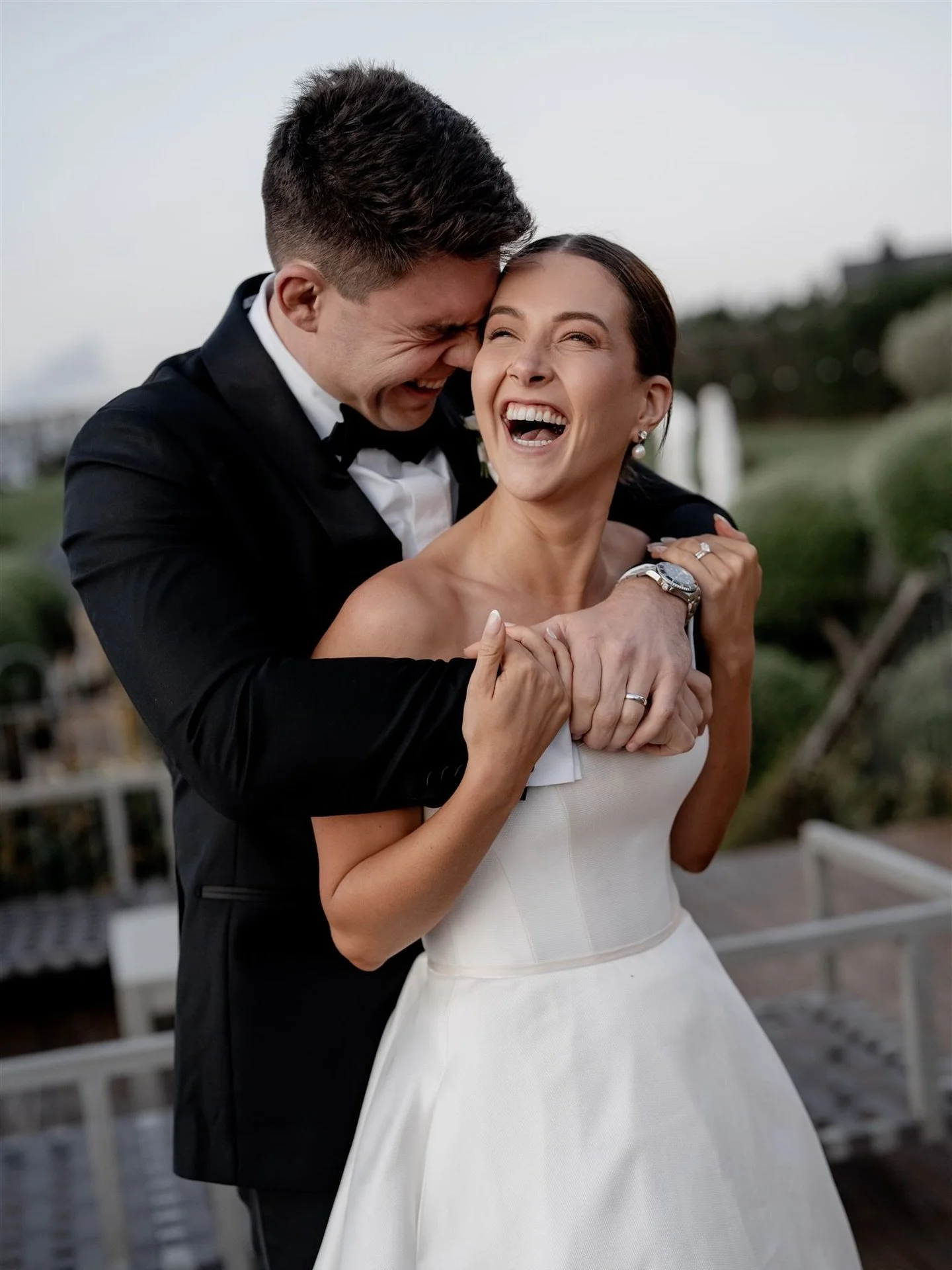 There&rsquo;s no way that this photo of these two lovebirds couldn&rsquo;t have a forever spot on the feed 🤍

Venue: @mudbrick_weddings
Celebrant: @erinjacombcelebrant
Photography: @elliekia.weddings
Florals &amp; Styling: @mywaiheke
HMU: @thepeach_