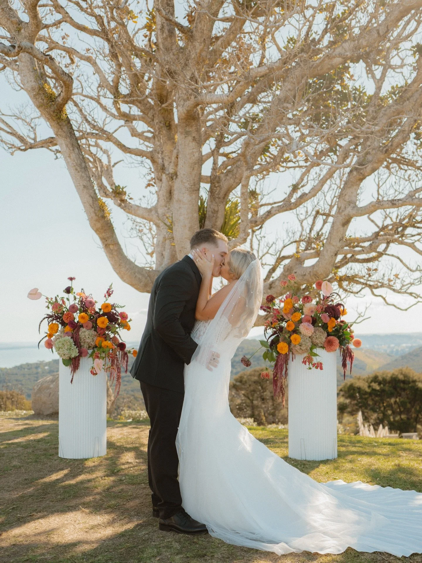 Kiss photo checklist:
Centered? ✔️ 
Dress fluffed? ✔️
Big smooch? ✔️ 
Celebrant nowhere to be seen? ✔️

Photographer: @jonathansuckling 
Celebrant: @erinjacombcelebrant 
Venue: @batchwinery 
Florals: @blush_flowers 
Styling: @indigowaiheke