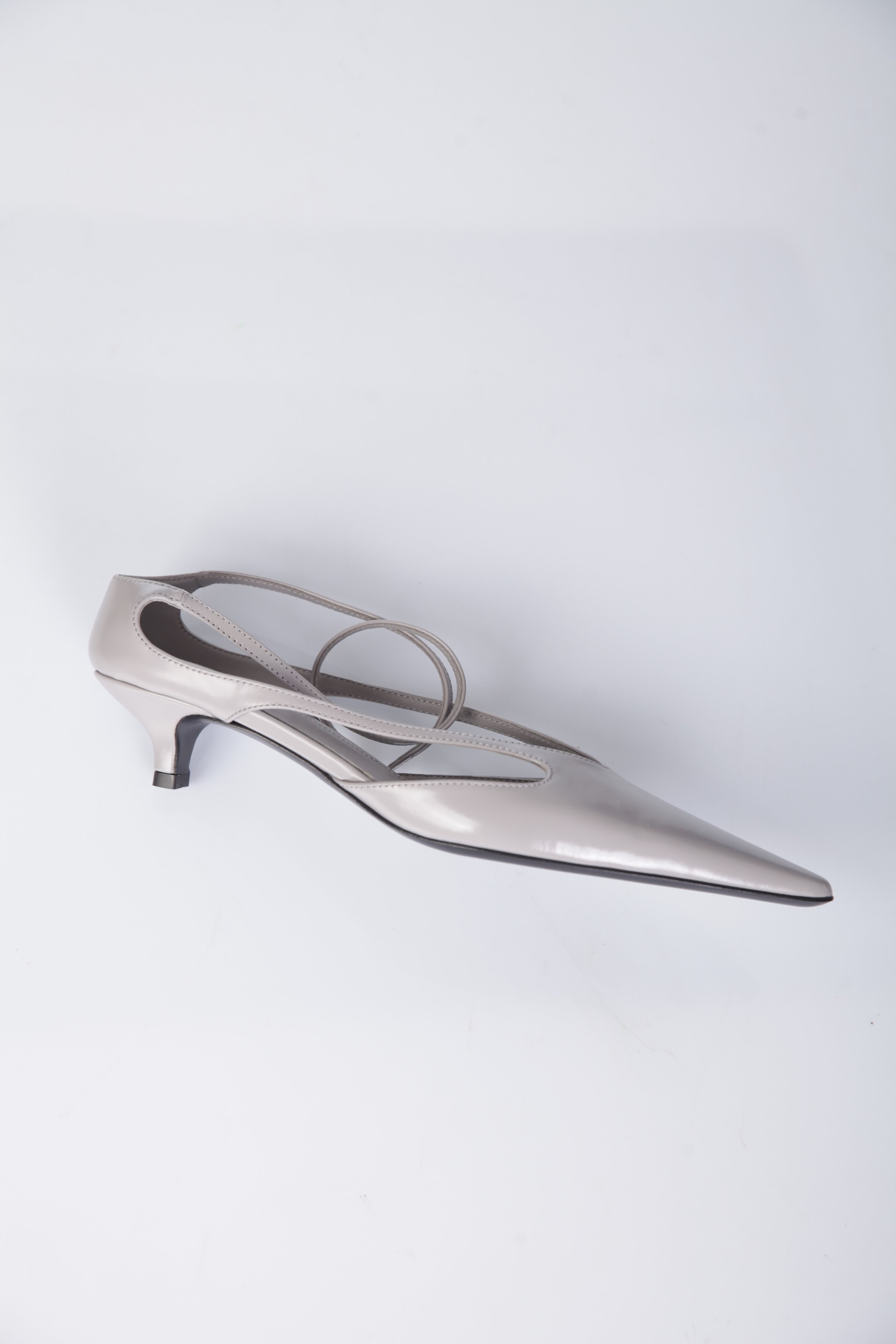 TOTÊME CUT-OUT PUMPS