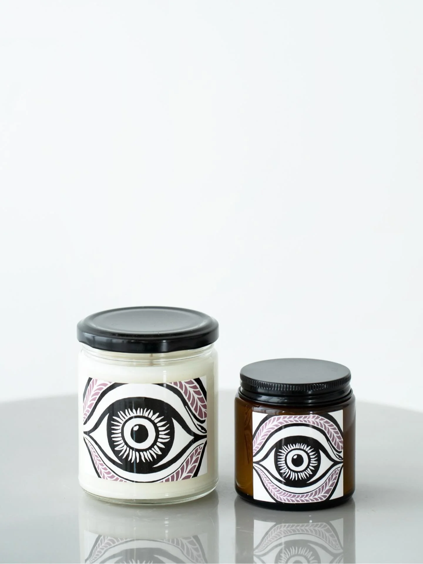 🕯️ Scented candles with artistic design

💫 Light up the atmosphere with our uniquely designed scented candles. Perfect for relaxing, decorating, or gifting, each one combines style, aroma, and creative energy. 🌿
Discover them at nimbusdesignshop.c