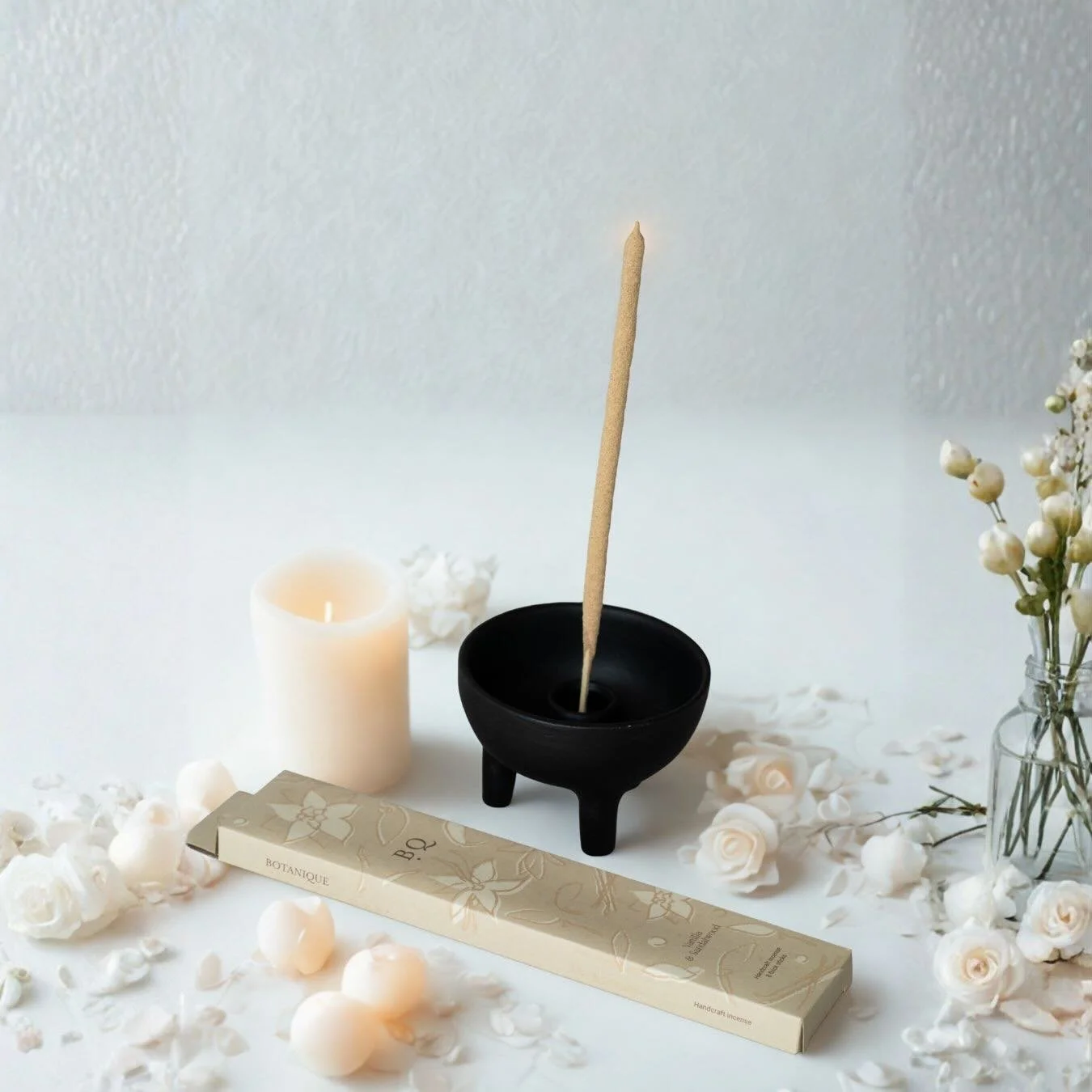 🖤 Minimalist Black Incense Holder

🌸 Create your own calming ritual.
This minimalist incense holder is the perfect complement for your moments of relaxation.
Crafted in a modern and elegant style, it combines functionality and aesthetics in a singl