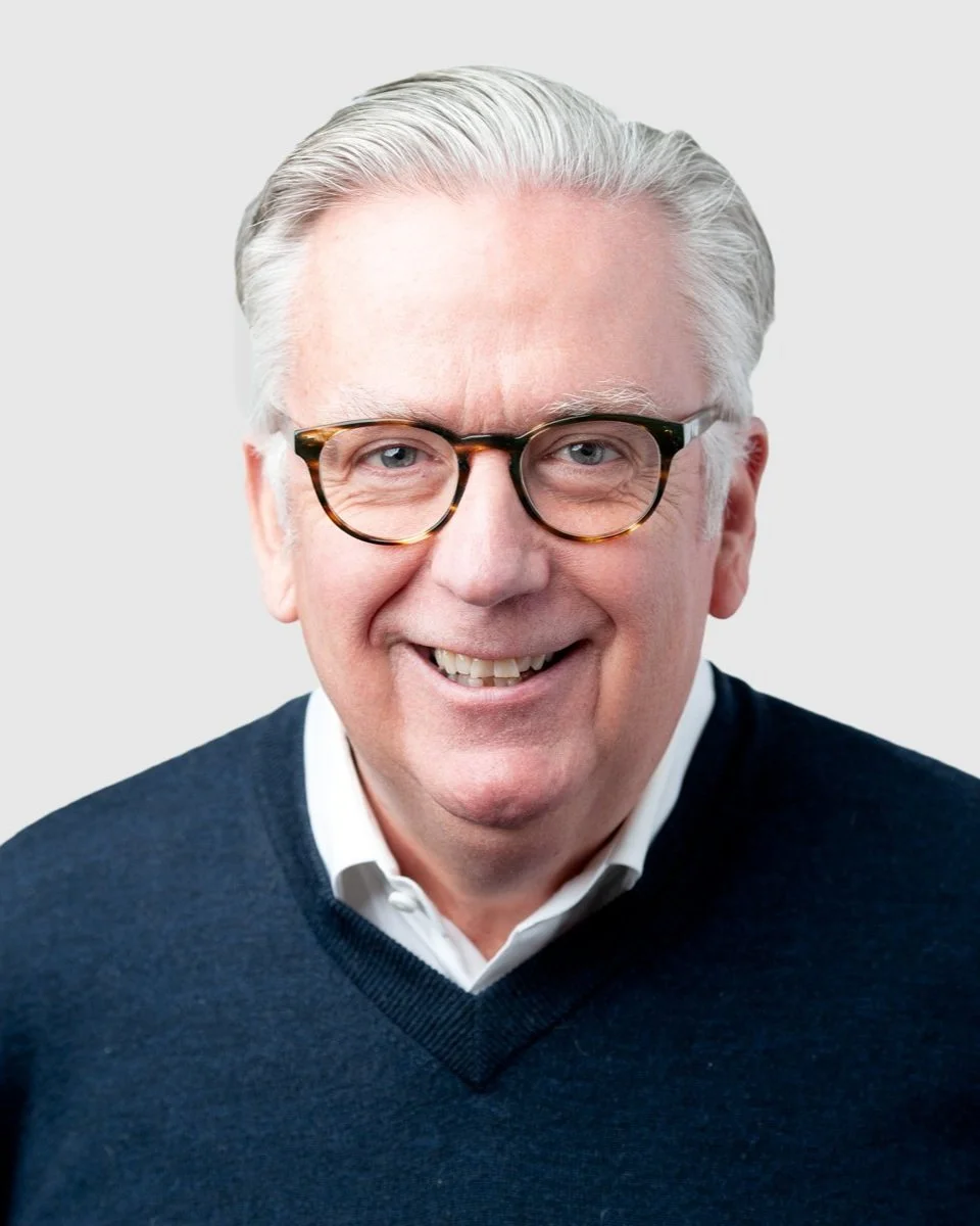 Professional_Headshot_Studio_LinkedIn_Neutral_Solid_Background_-12.jpg (Copy) (Copy)
