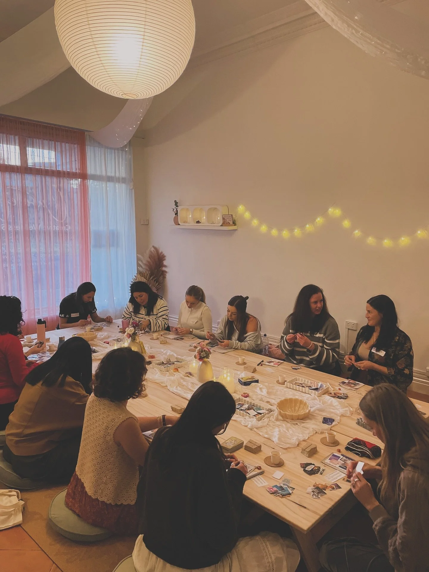 ✨COSMIC CREATIVES CIRCLE ✨

Snaps from Tuesday night- I am truely grateful to hold space for these connections and cosmic shares. 

Offering a night of awakening passions, align with purpose, and emboding soulful success through creative expression, 