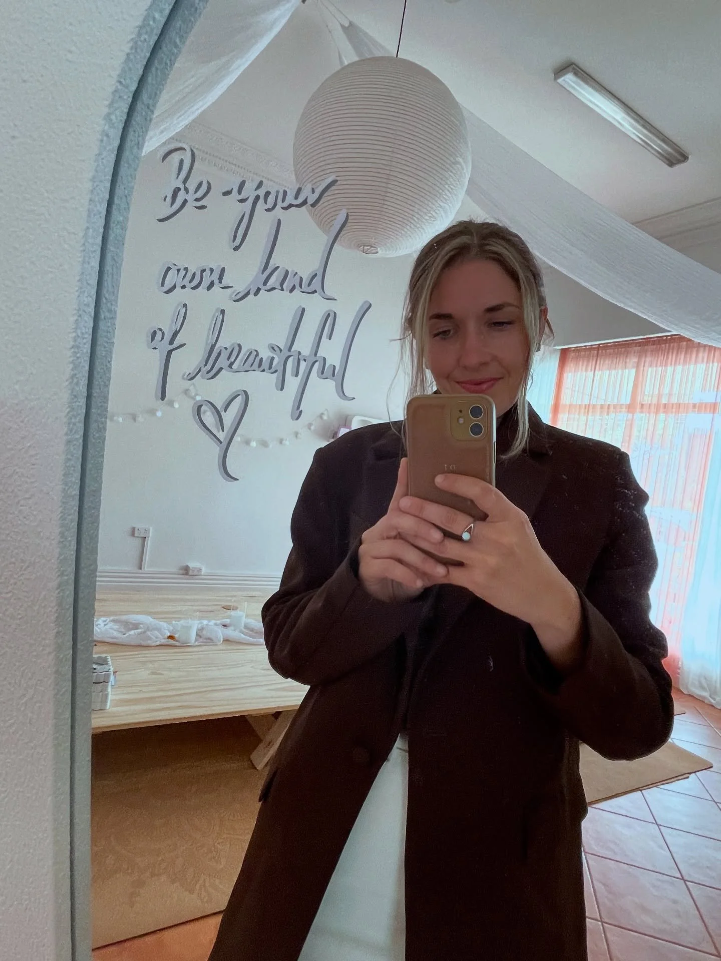 Thank you, 2025 🤍

My first full year in business.

Four magical months of holding space in my own studio.

So many firsts, lessons, brave moments, and quiet wins.

2025 was the year of exploring.
Exploring my voice.
Exploring what Curate U could be