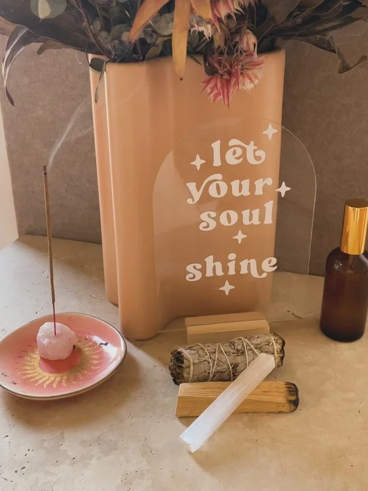 The most beautiful energy filled the Curate U studio as we began 2026 together, aligning with the Numerology 1 year energy 🤍
🤎A sacred pause
🤎Space to awaken our goddess within
🤎To meet with our shadow selves 
🤎Tune into our chakra energy

Watch