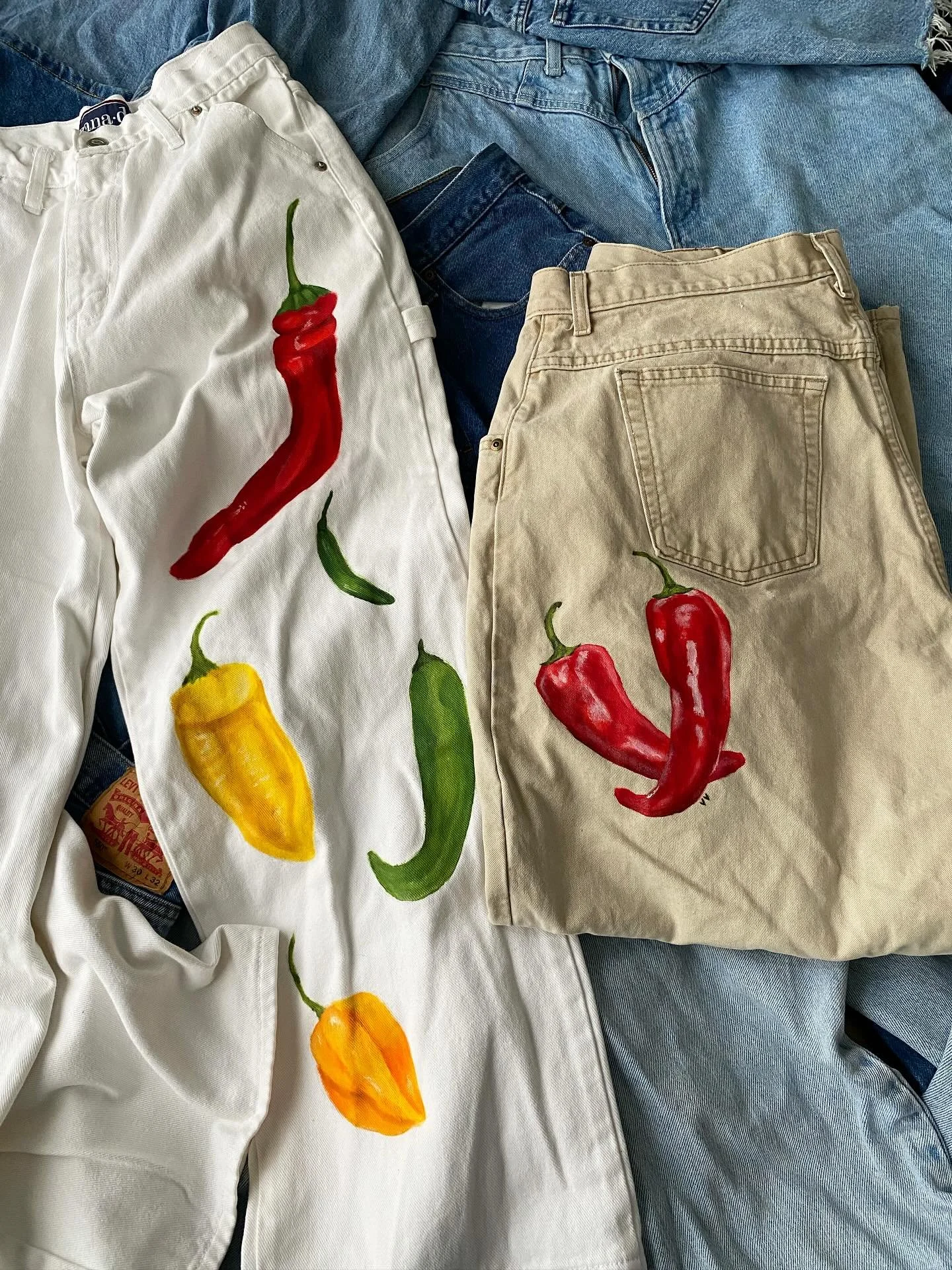 HOT OFF THE PRESS (literally just heat set these)🌶️🌶️ Some of the new pieces I&rsquo;m bringing TONIGHT @doublesdc for the Summer Night Market organized by @arteparavivirdesign !! I&rsquo;m not expecting anything less than a great time✨ Can&rsquo;t