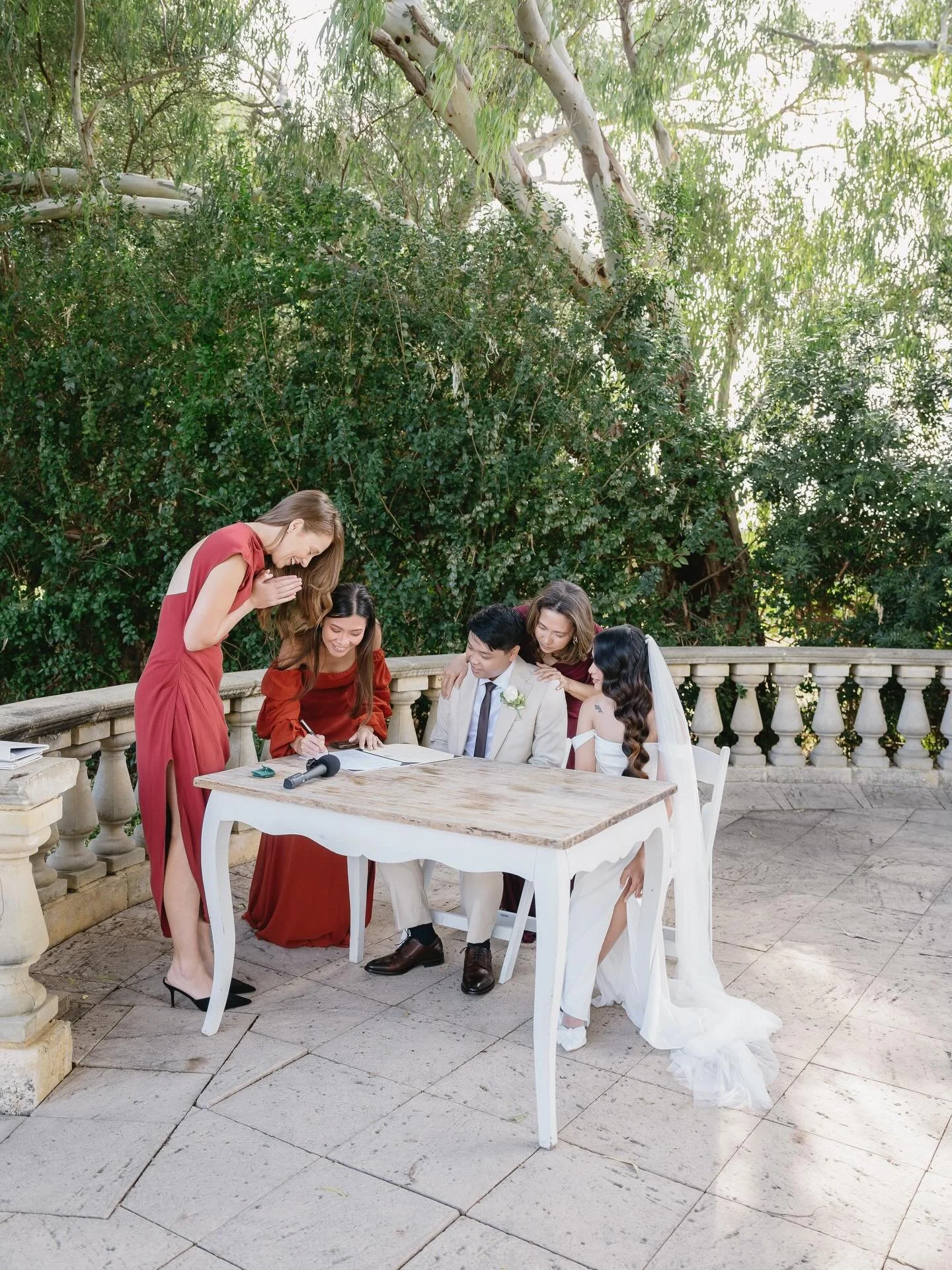 Just out here prayin&rsquo; that everyone signs in the right spot 😂

📸 @lifawall 
👰🏽&zwj;♀️ @_elacruz