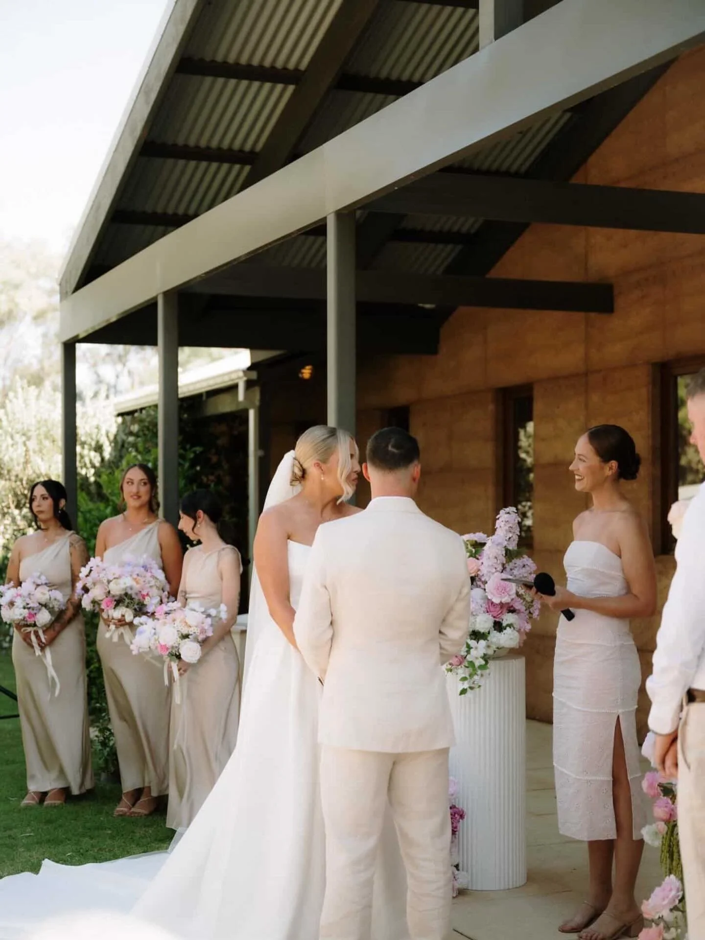The moment before we get started 🤍

📸 @zephyrdigitalphotography 
👰🏽&zwj;♀️ @mia_gaidzionis 

#perthweddingcelebrant