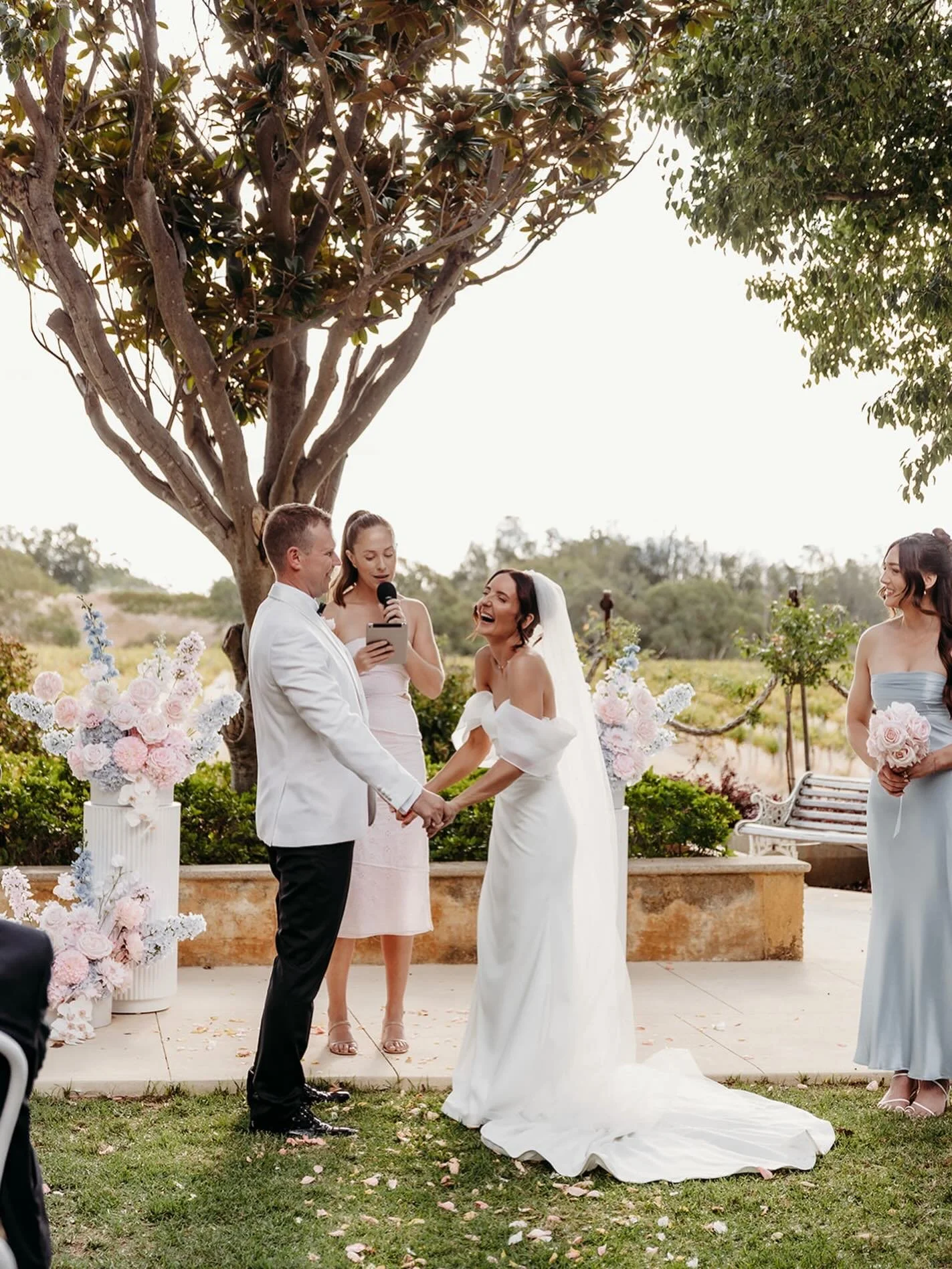 Mr and Mrs Taylor 🤍 What a day 🤍 

💒 @kayla__ashton @scott_taylor88 

📸 @jackintheboxperth 
📍 @barrettlanefunctions @oborneweddings 
🎶 @harrymikasam 

#perthweddingcelebrant #wahitchers