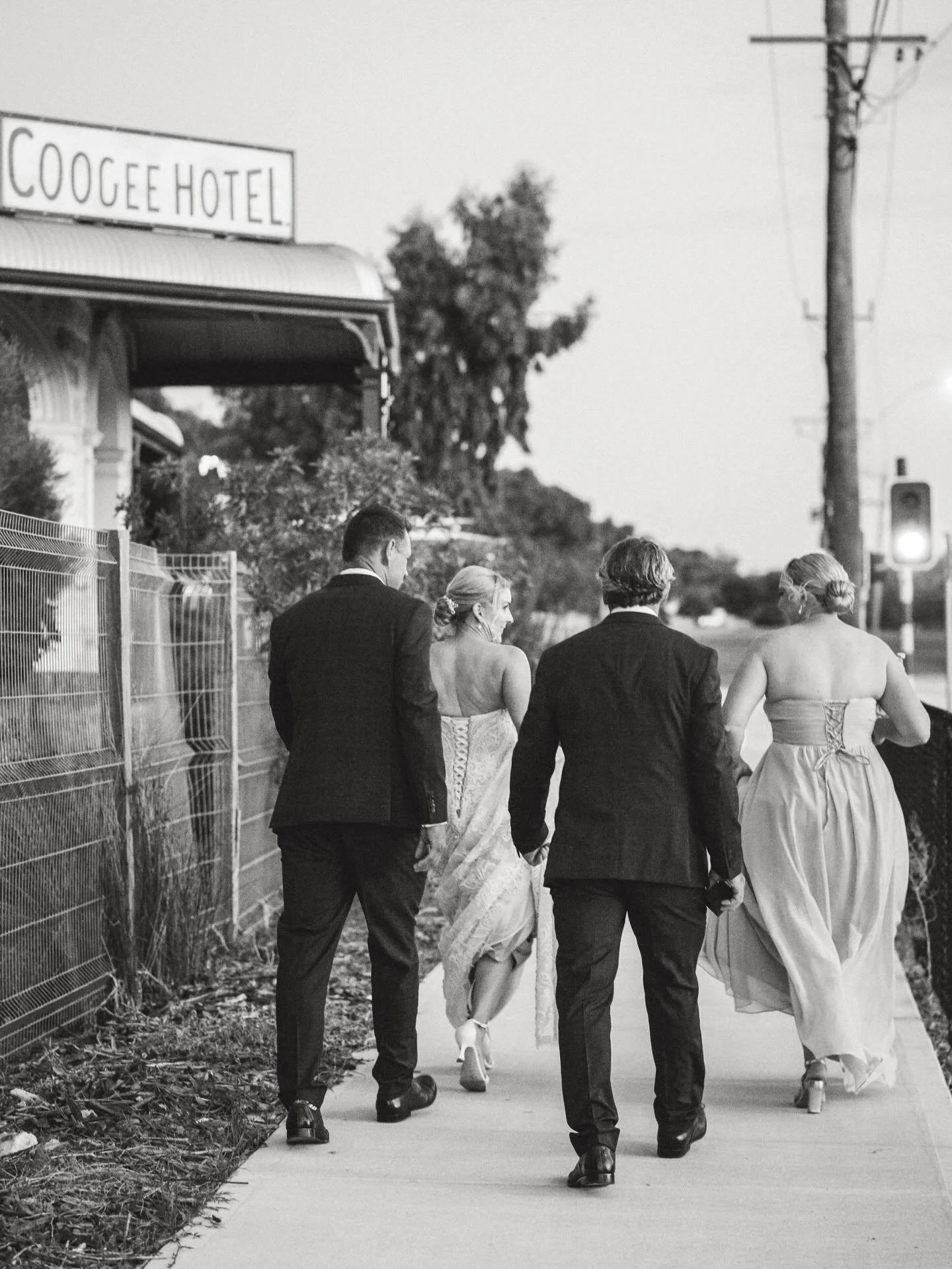 A moment for Nikki and Tom 🤍 @nikband3 

📸 @bayleywilliam.weddings 
📍 @coogeecommon 
🎶 @coop.and.ash_music 
🎤 @chloetornowcelebrant