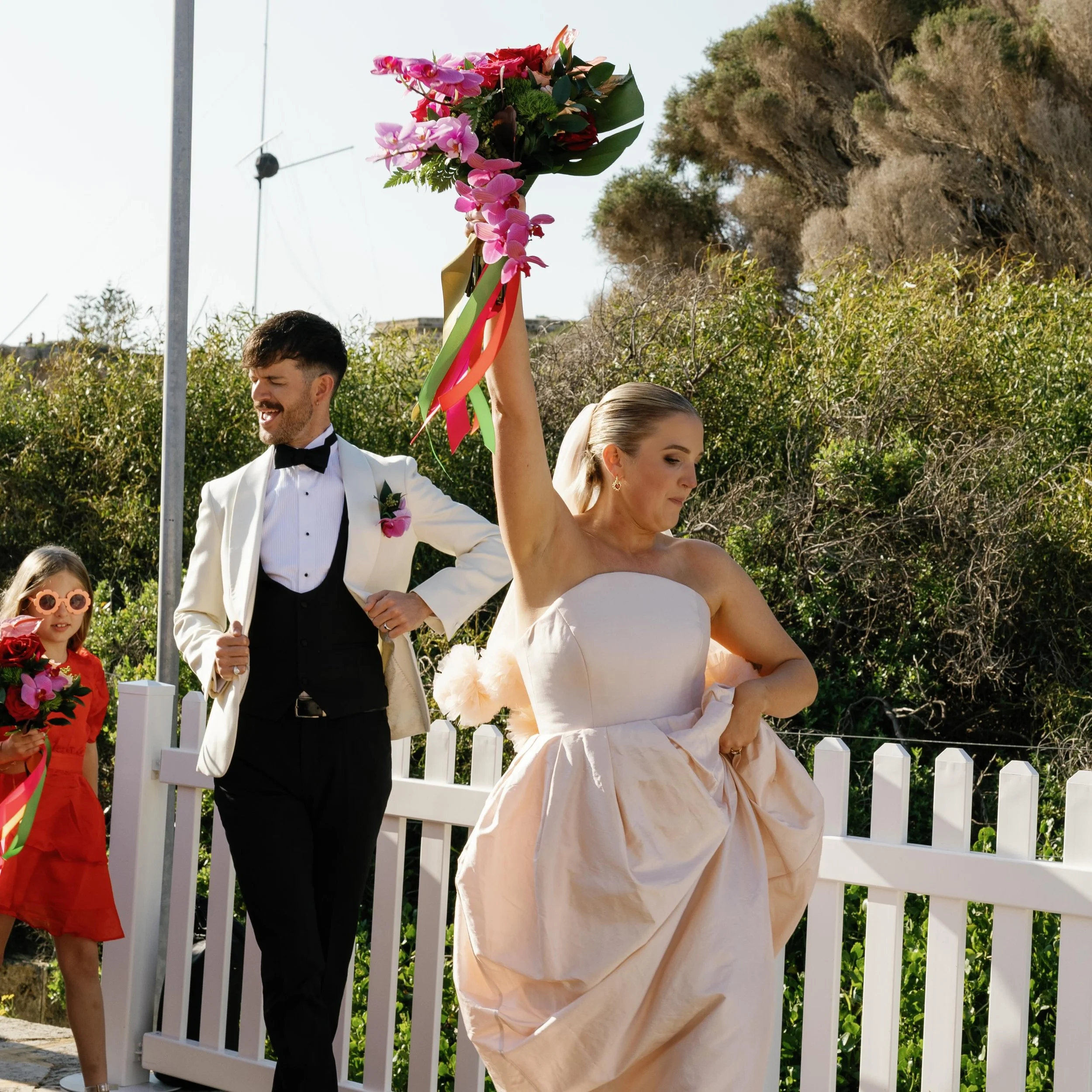 If you are your guests are not dancing out of the ceremony then what are you doing? 😝

📸 @jamieleephotoweddings 
📍 @kidogoarthouse 
👰🏼&zwj;♀️ @petachristey 
🤵🏽&zwj;♂️ @lukelentini
