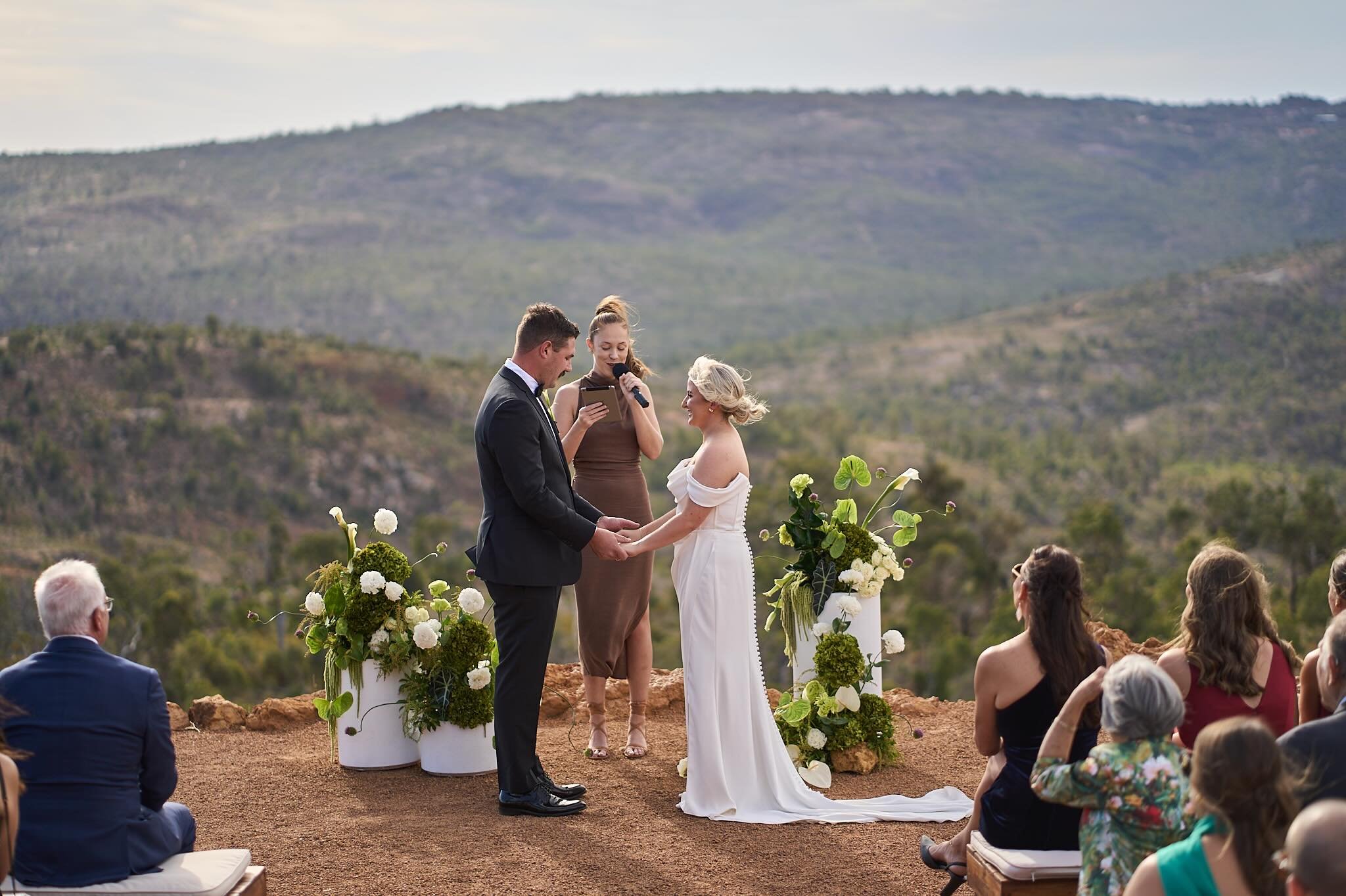 Getting married on a cliff top. It&rsquo;s a hard yes from me 🥹

📍 @andersonpointperthhills 
📸 @benjaminpunzalan 

#perthweddingcelebrant