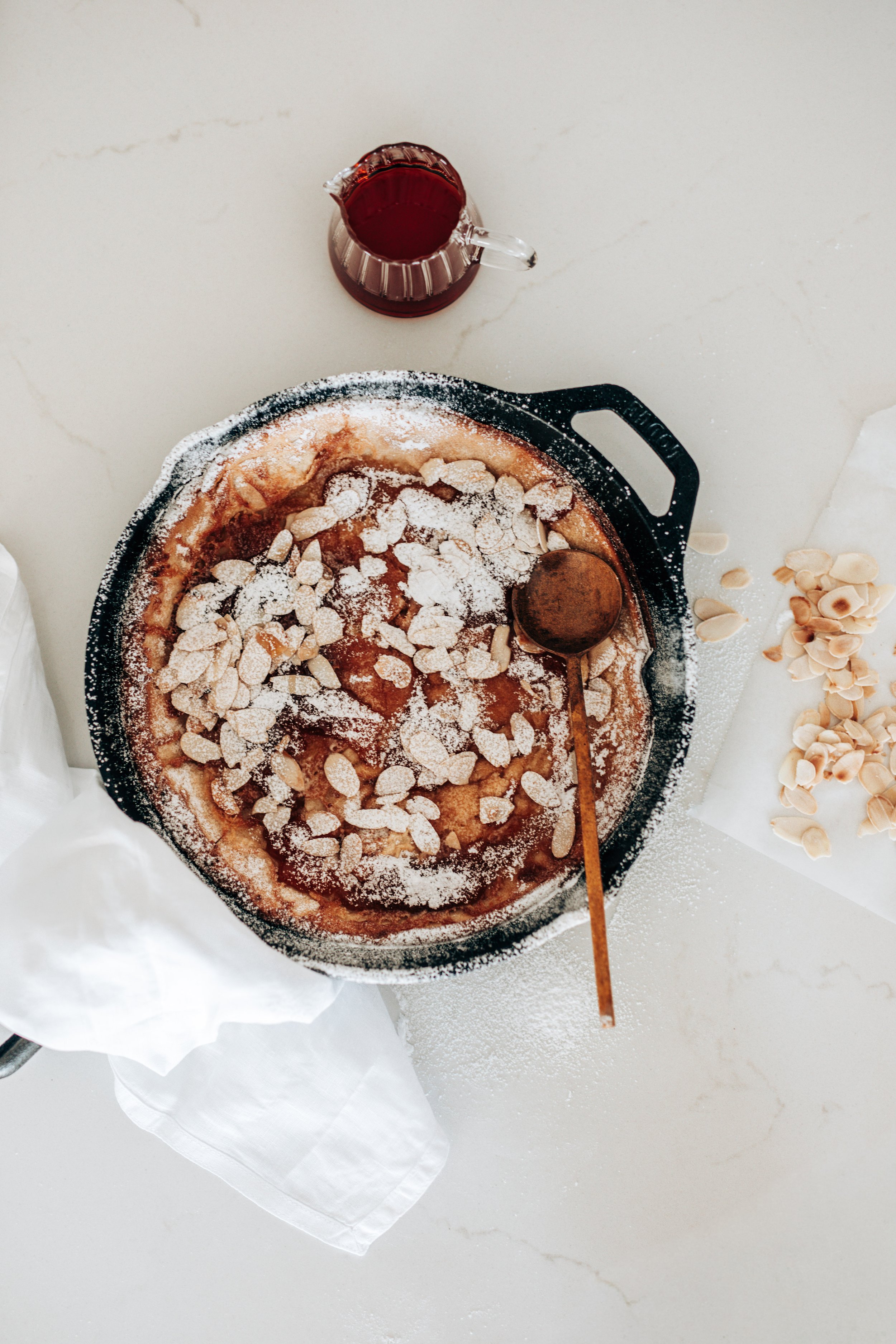 Apricot &amp; almond skillet pancake