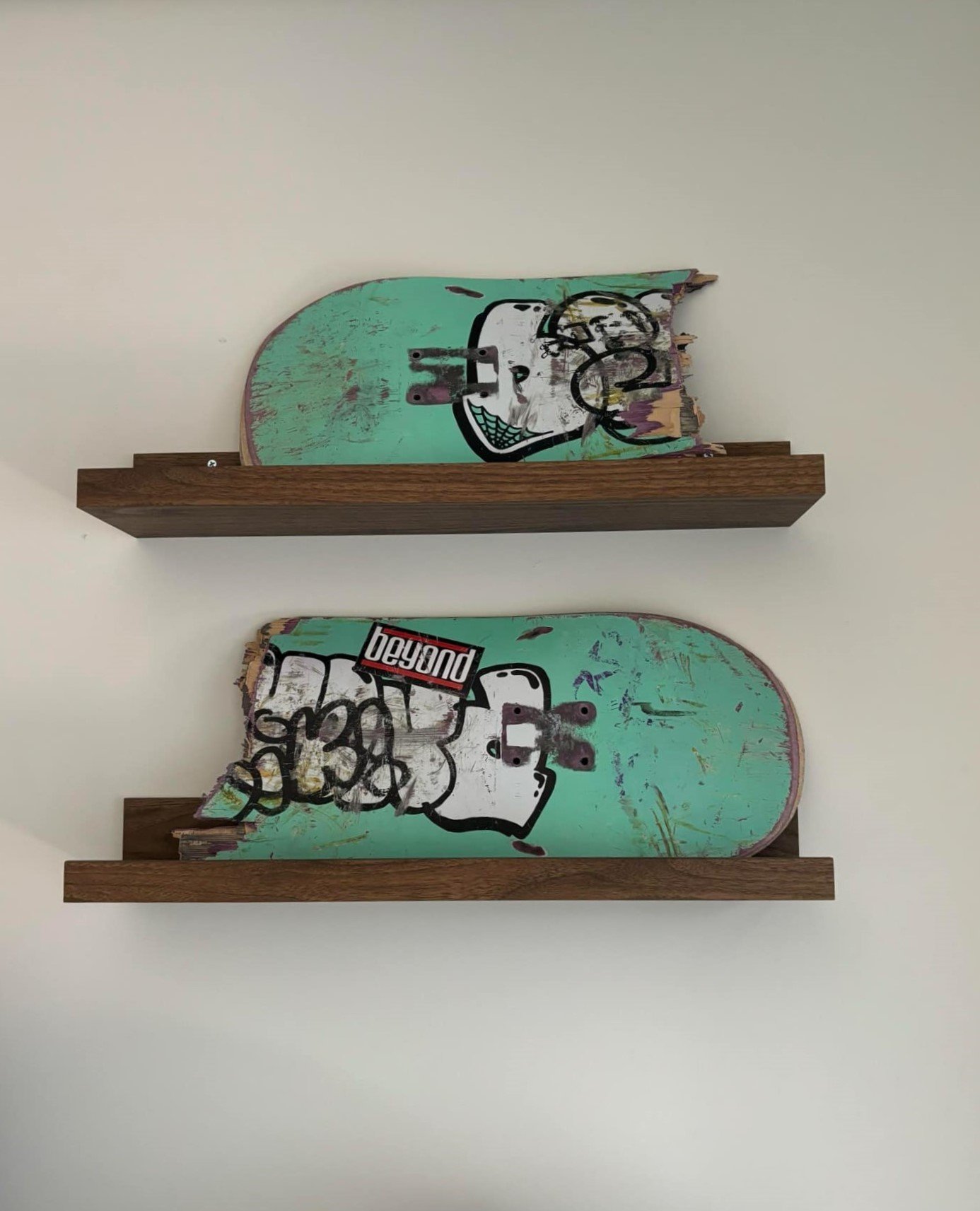 Iindoor floating shelves