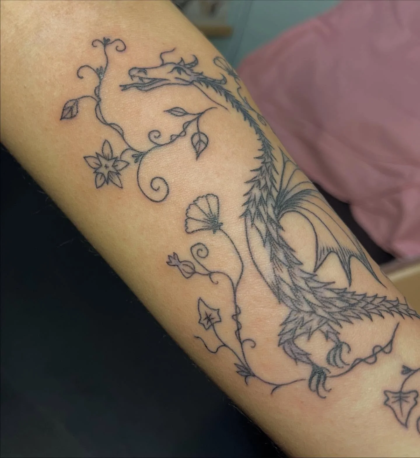 Dreamy project for Morelia&rsquo;s first tattoo🐉 one of my favorites for sure! I love talking about shows and movies while tattooing, especially ones with dragons. This one is meant to look like a drawing in an illuminated manuscript. Really really 