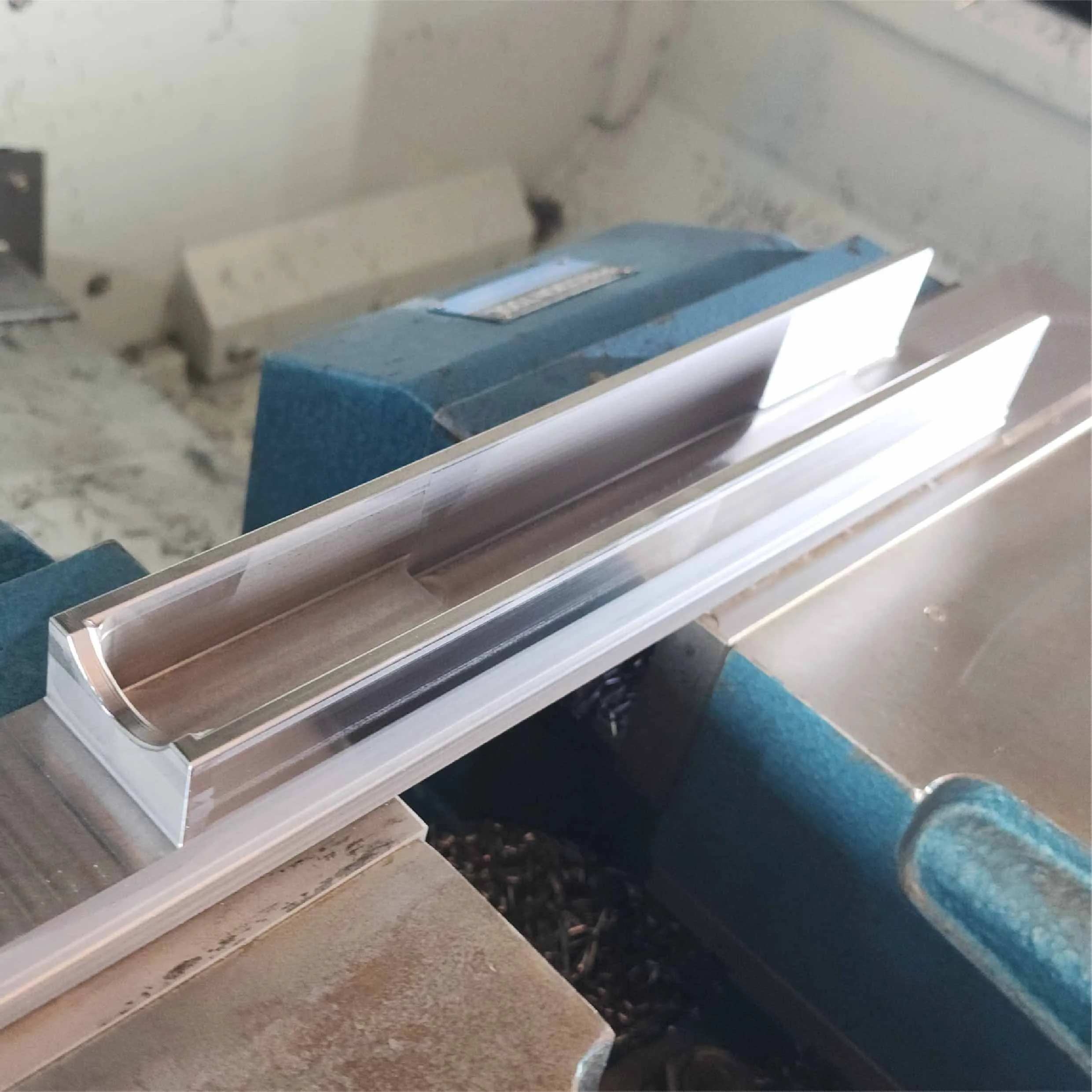 OAK_Website our work_milling1.jpg