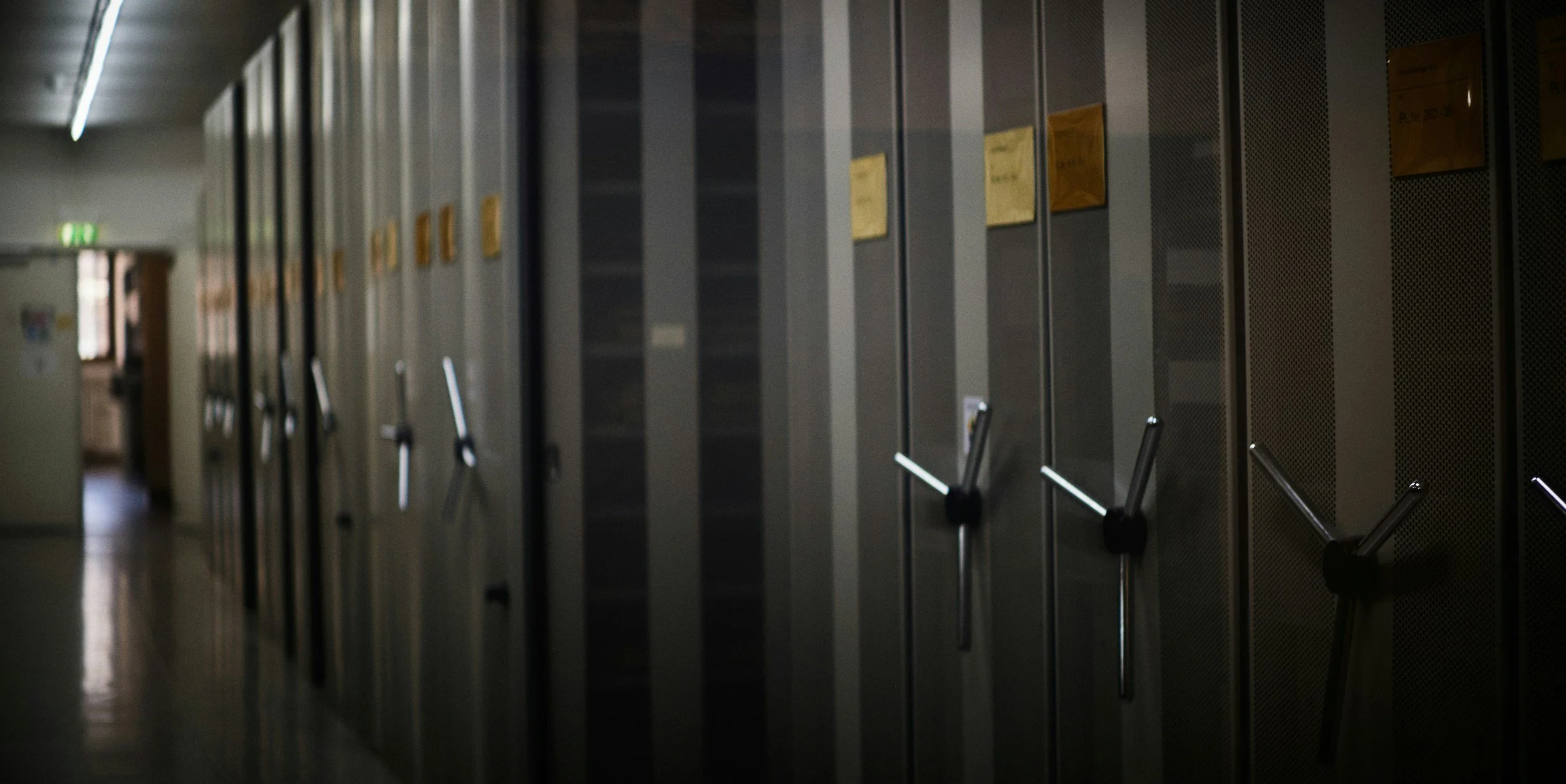 Rayonnage mobile : guide complet, avantages, coûts et choix