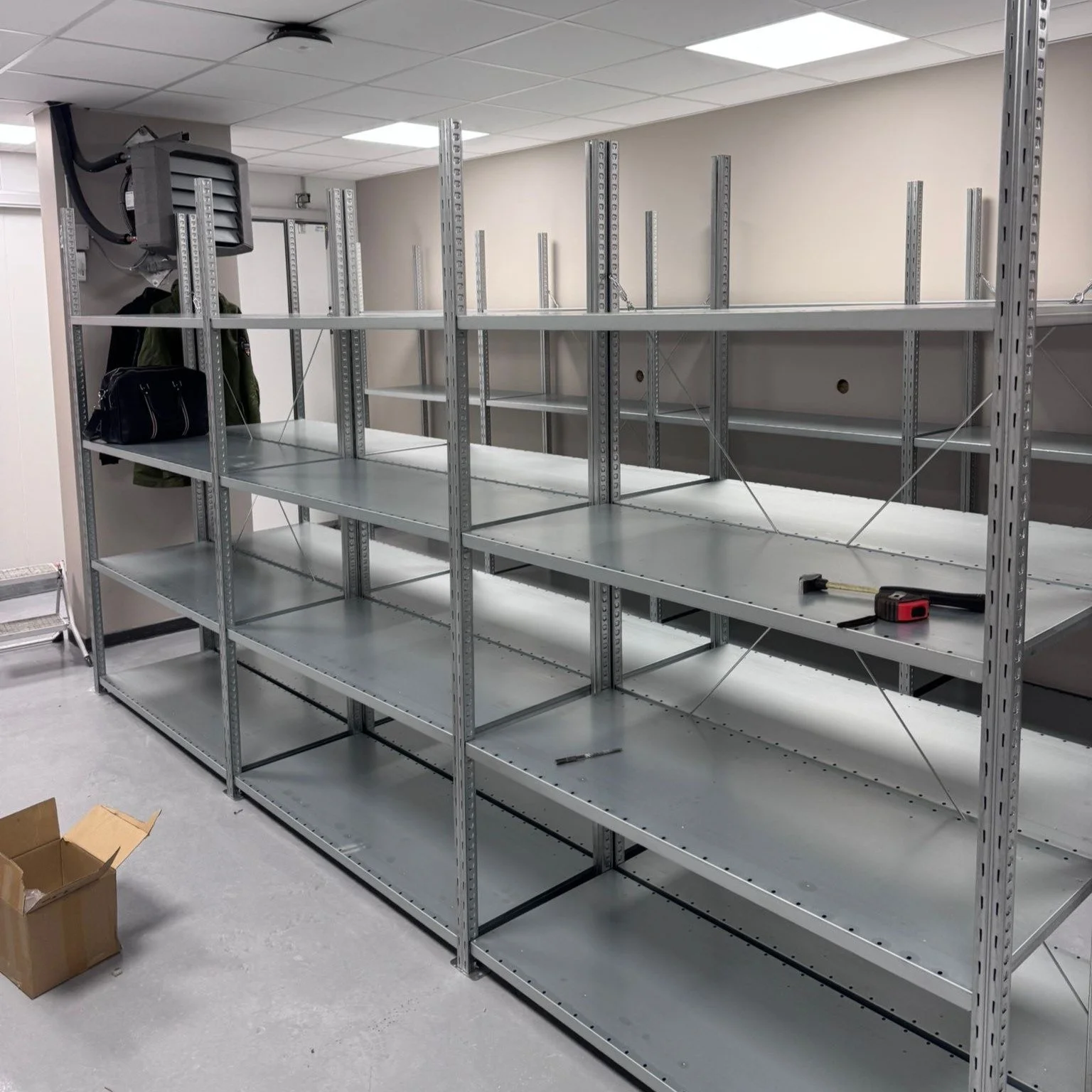 R&eacute;alisation Univers Rayonnage ✅

Installation d&rsquo;un rayonnage l&eacute;ger m&eacute;tallique, une solution simple, pratique et efficace pour organiser les espaces de stockage du quotidien.

Id&eacute;al pour les archives, bureaux, r&eacut