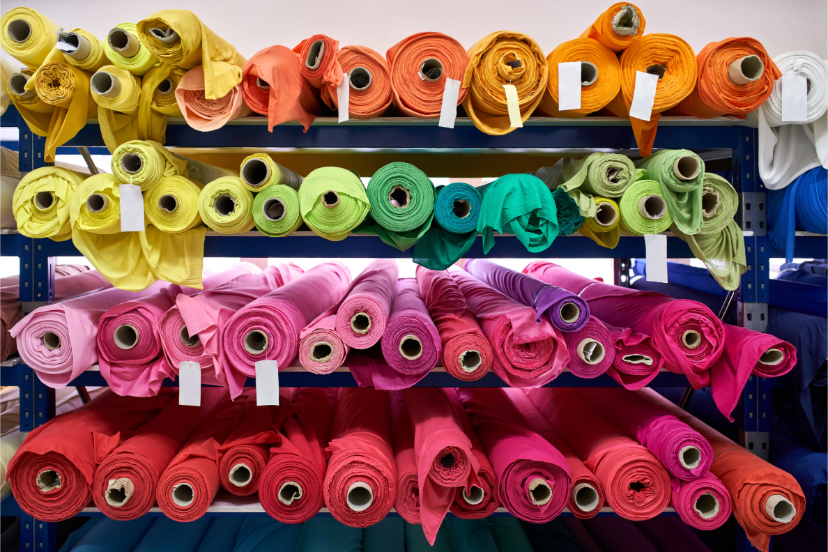 Entrepôt textile : comment organiser vêtements, cartons et retours clients ?