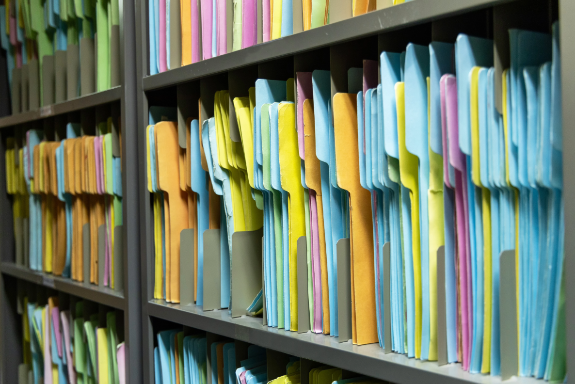 Établissement scolaire : comment organiser fournitures, matériel pédagogique et archives ?